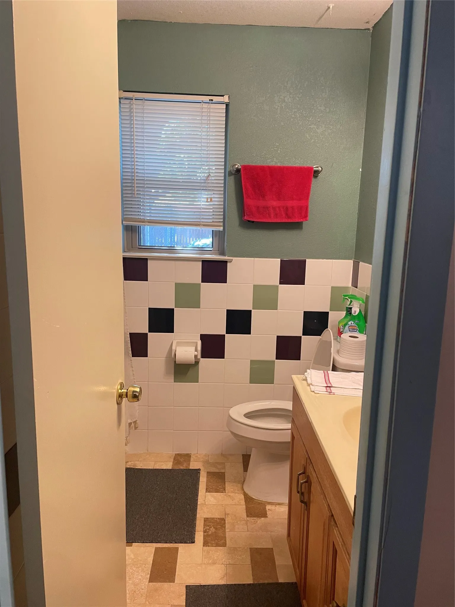 Single Family Residence For Sale in Dallas County , 1130 Glenwick Lane, Irving, Texas 75060, 4 Bedroom, 2 Bathroom, 2 Garage spaces, 1,153 Sqft, built in 1960, mls#21378078, Real Estate Agent in Irving, Homes For Sale in Dallas county, Homes For Sale in Irving, Realtor in Irving Texas, Real Estate Brokerage Independent Realty Texas, Luminita Cordes Realtor