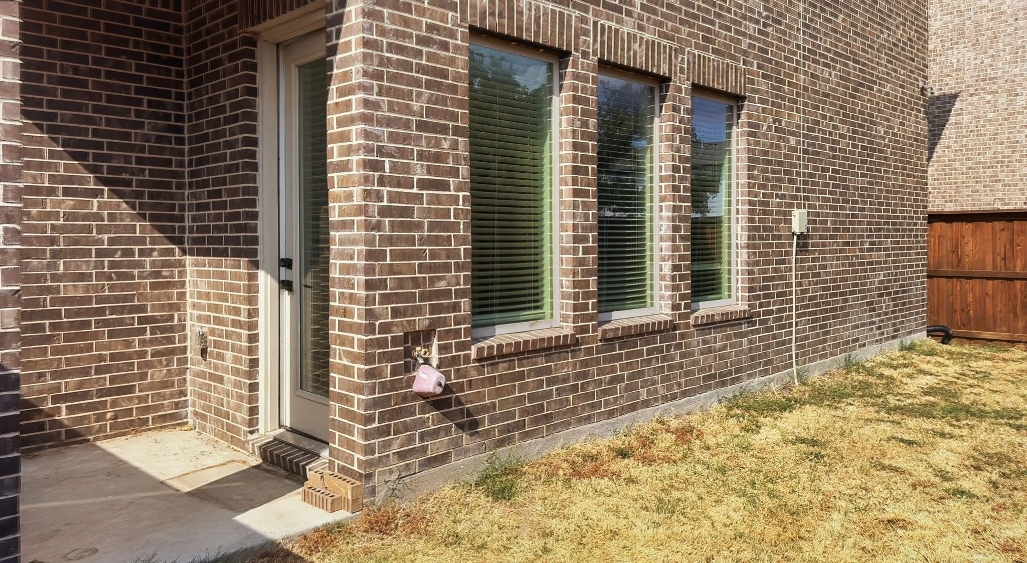 Single Family Residence For Rent in Dallas County , 238 Woodson Street, Irving, Texas 75063, 4 Bedroom, 3 Bathroom, 2 Garage spaces, 2,356 Sqft, built in 2020, mls#21379253, Real Estate Agent in Irving, Homes For Rent in Dallas county, Homes For Rent in Irving, Realtor in Irving Texas, Real Estate Brokerage Independent Realty Texas, Luminita Cordes Realtor