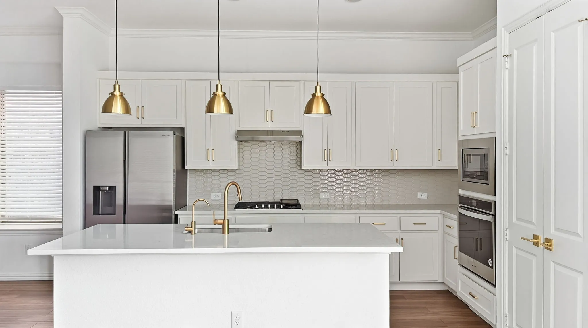 Single Family Residence For Rent in Dallas County , 238 Woodson Street, Irving, Texas 75063, 4 Bedroom, 3 Bathroom, 2 Garage spaces, 2,356 Sqft, built in 2020, mls#21379253, Real Estate Agent in Irving, Homes For Rent in Dallas county, Homes For Rent in Irving, Realtor in Irving Texas, Real Estate Brokerage Independent Realty Texas, Luminita Cordes Realtor
