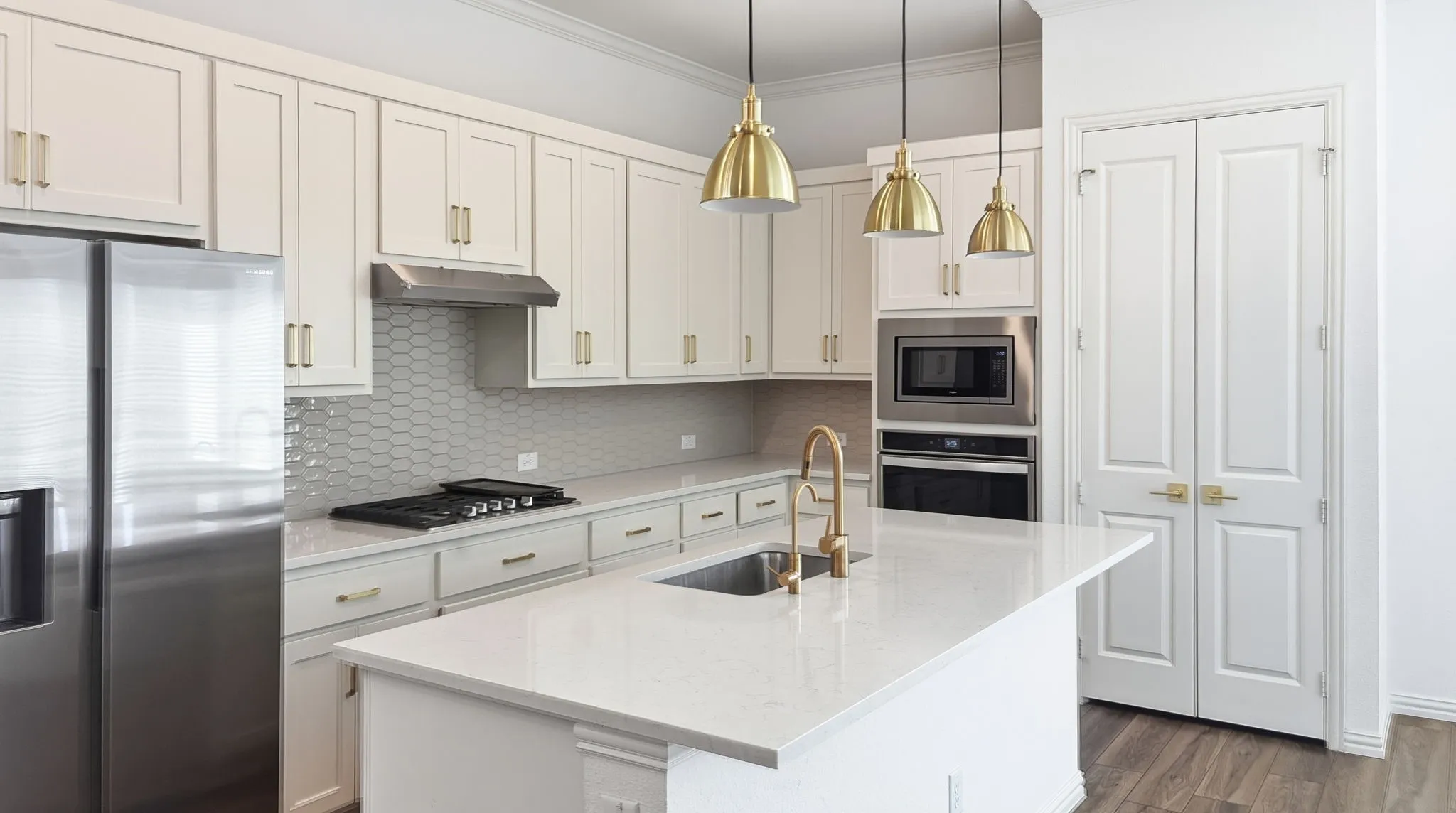 Single Family Residence For Rent in Dallas County , 238 Woodson Street, Irving, Texas 75063, 4 Bedroom, 3 Bathroom, 2 Garage spaces, 2,356 Sqft, built in 2020, mls#21379253, Real Estate Agent in Irving, Homes For Rent in Dallas county, Homes For Rent in Irving, Realtor in Irving Texas, Real Estate Brokerage Independent Realty Texas, Luminita Cordes Realtor
