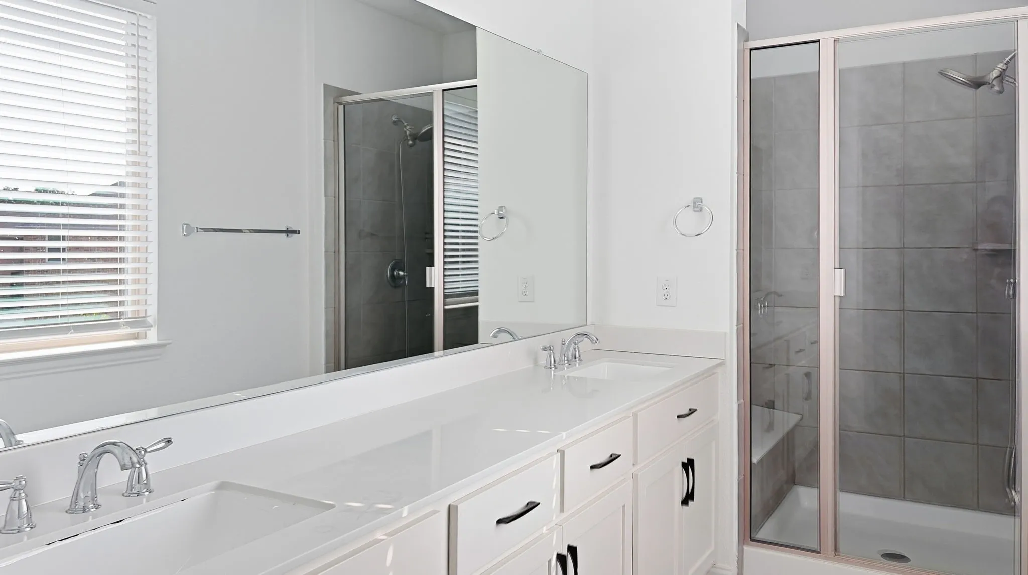 Single Family Residence For Rent in Dallas County , 238 Woodson Street, Irving, Texas 75063, 4 Bedroom, 3 Bathroom, 2 Garage spaces, 2,356 Sqft, built in 2020, mls#21379253, Real Estate Agent in Irving, Homes For Rent in Dallas county, Homes For Rent in Irving, Realtor in Irving Texas, Real Estate Brokerage Independent Realty Texas, Luminita Cordes Realtor