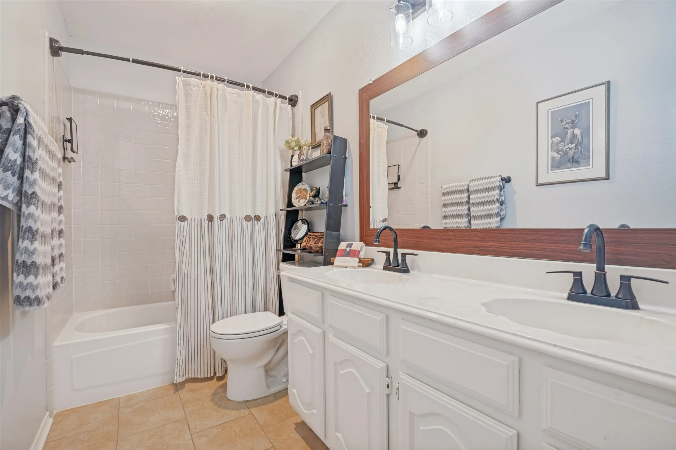 Single Family Residence For Sale in Dallas County , 8317 Trail Lake Drive, Rowlett, Texas 75088, 4 Bedroom, 2 Bathroom, 2 Garage spaces, 1,998 Sqft, built in 1990, mls#21378917, Real Estate Agent in Rowlett, Homes For Sale in Dallas county, Homes For Sale in Rowlett, Realtor in Rowlett Texas, Real Estate Brokerage Independent Realty Texas, Luminita Cordes Realtor