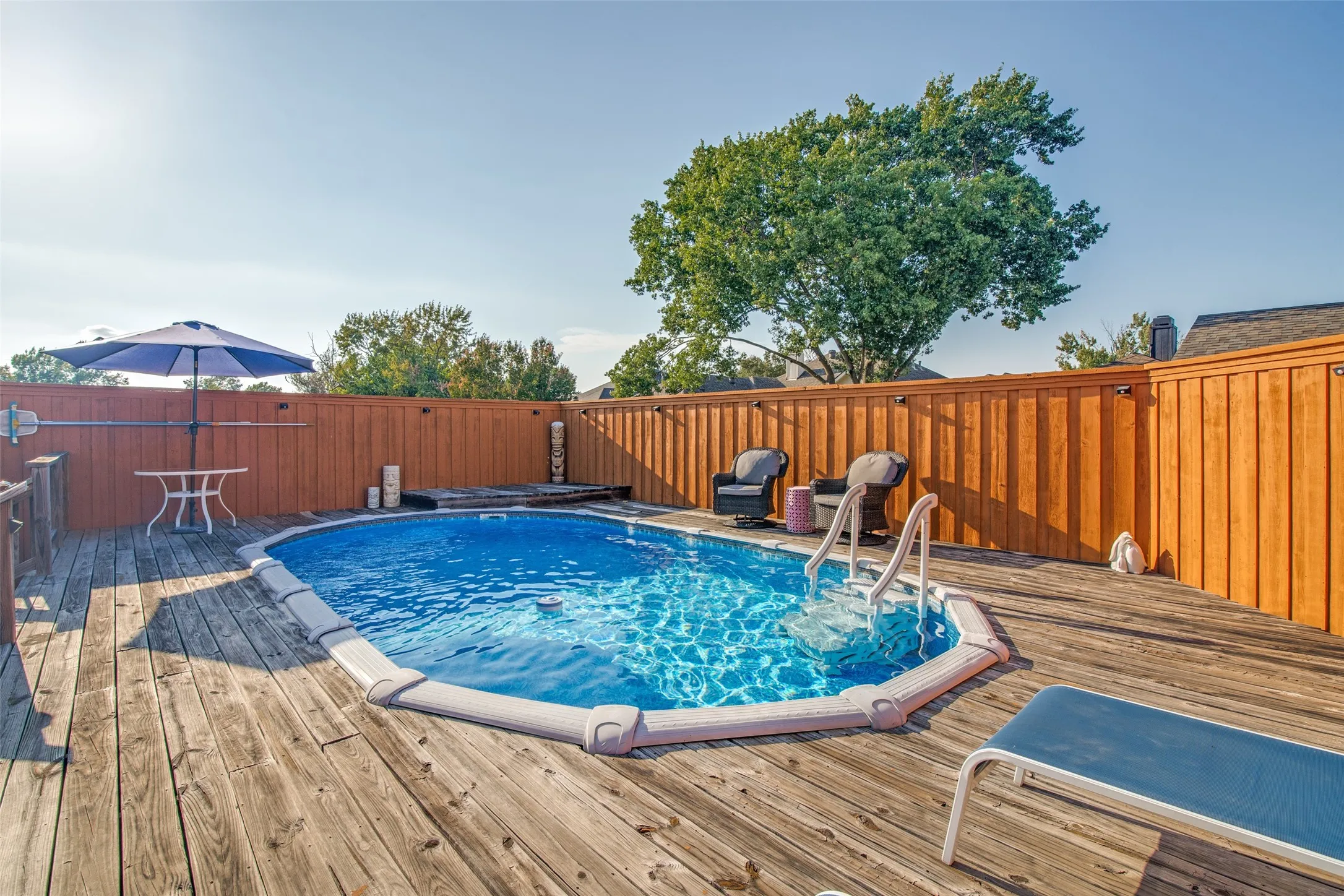 Single Family Residence For Sale in Dallas County , 8317 Trail Lake Drive, Rowlett, Texas 75088, 4 Bedroom, 2 Bathroom, 2 Garage spaces, 1,998 Sqft, built in 1990, mls#21378917, Real Estate Agent in Rowlett, Homes For Sale in Dallas county, Homes For Sale in Rowlett, Realtor in Rowlett Texas, Real Estate Brokerage Independent Realty Texas, Luminita Cordes Realtor