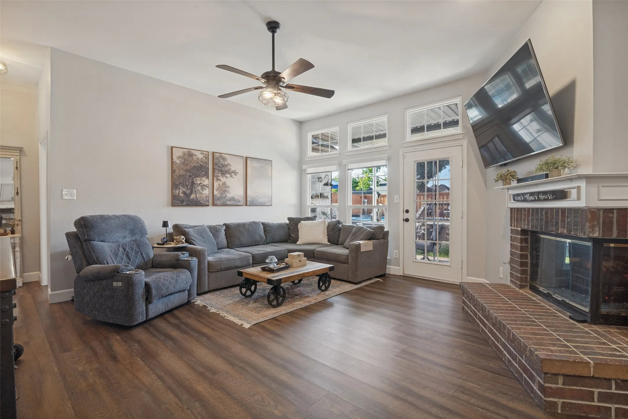 Single Family Residence For Sale in Dallas County , 8317 Trail Lake Drive, Rowlett, Texas 75088, 4 Bedroom, 2 Bathroom, 2 Garage spaces, 1,998 Sqft, built in 1990, mls#21378917, Real Estate Agent in Rowlett, Homes For Sale in Dallas county, Homes For Sale in Rowlett, Realtor in Rowlett Texas, Real Estate Brokerage Independent Realty Texas, Luminita Cordes Realtor