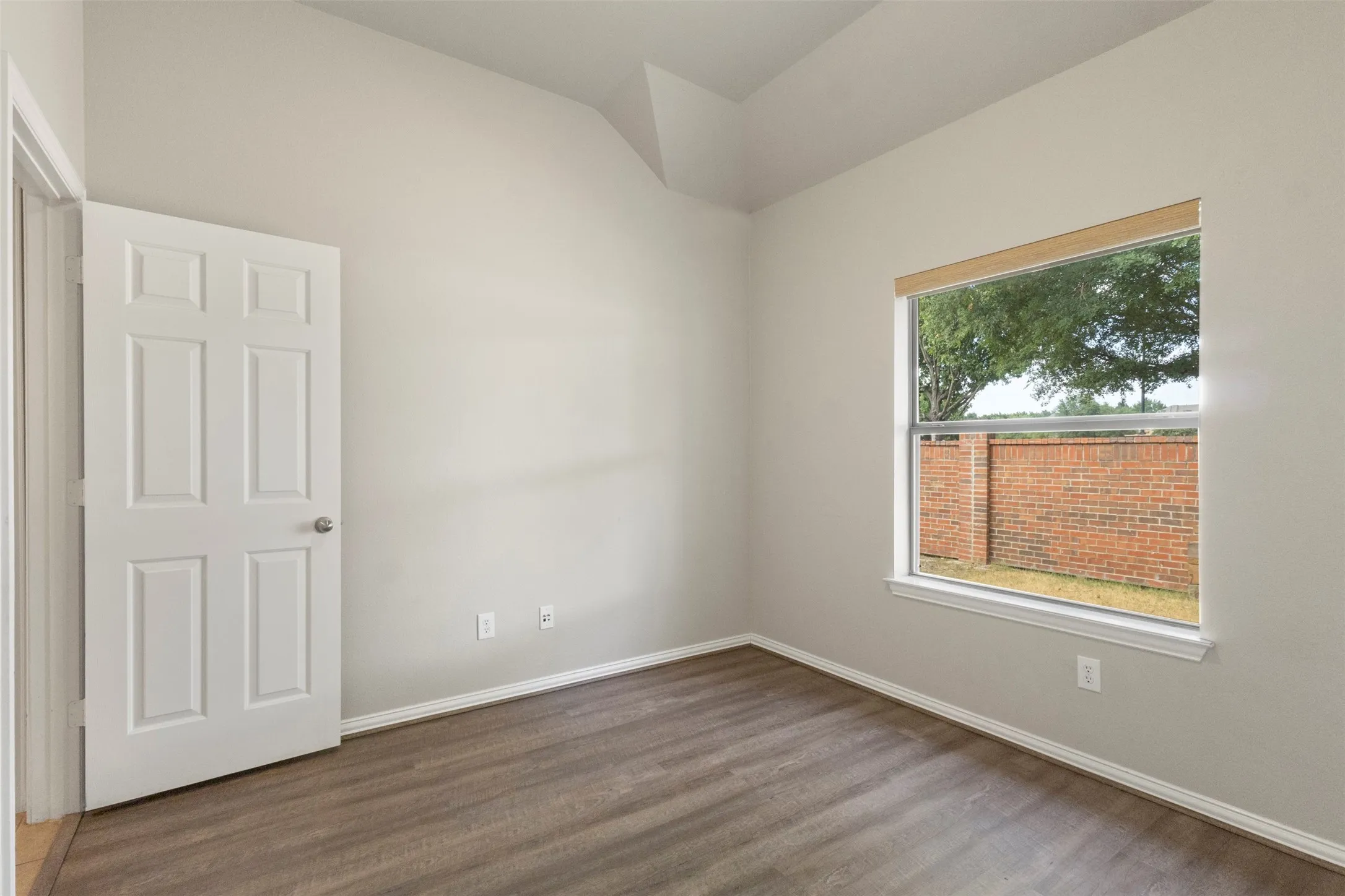 Single Family Residence For Sale in Tarrant County , 9413 Granger Lane, Fort Worth, Texas 76244, 3 Bedroom, 2 Bathroom, 2 Garage spaces, 2,118 Sqft, built in 2005, mls#21375077, Real Estate Agent in Fort Worth, Homes For Sale in Tarrant county, Homes For Sale in Fort Worth, Realtor in Fort Worth Texas, Real Estate Brokerage Independent Realty Texas, Luminita Cordes Realtor