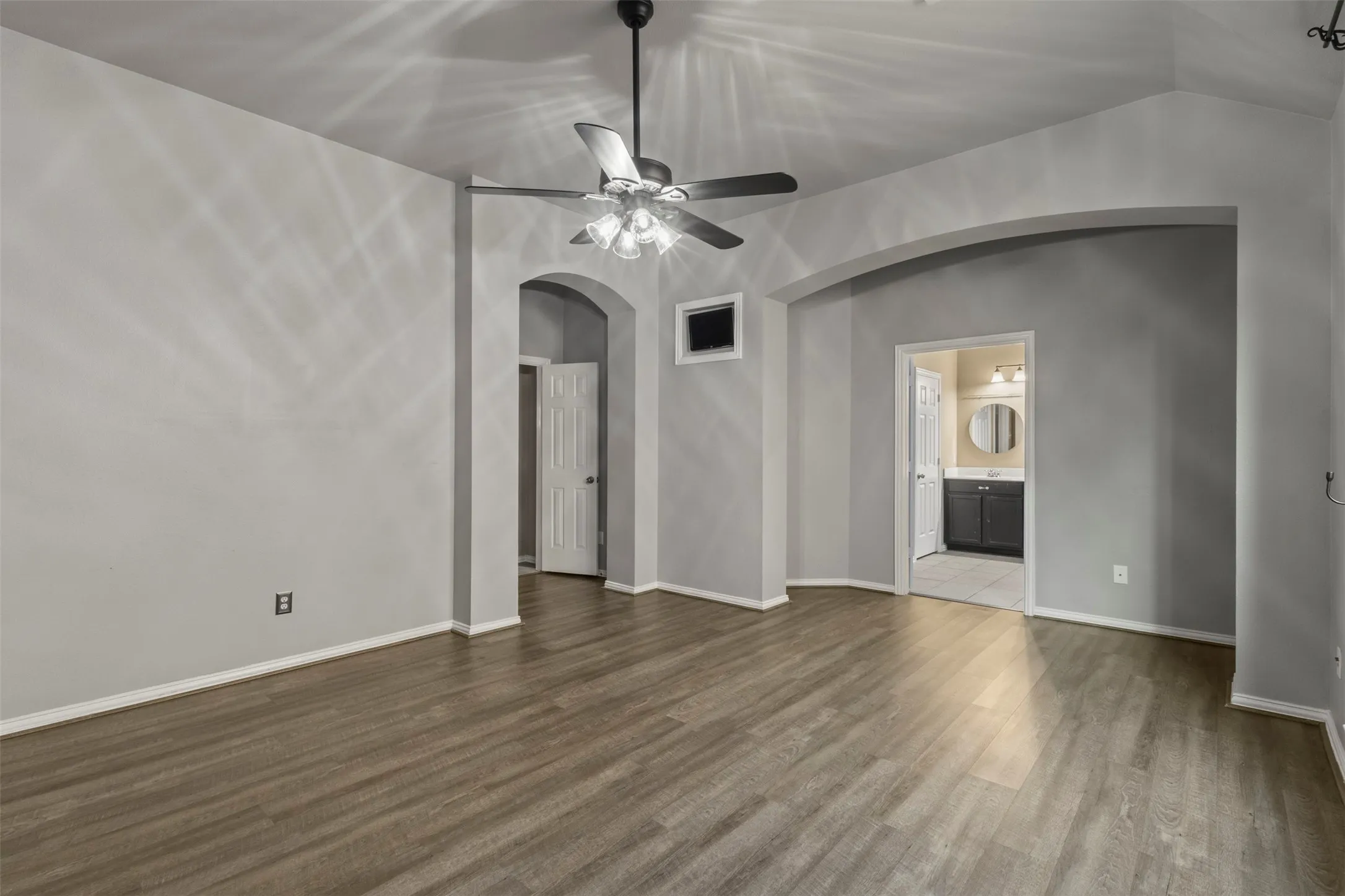 Single Family Residence For Sale in Tarrant County , 9413 Granger Lane, Fort Worth, Texas 76244, 3 Bedroom, 2 Bathroom, 2 Garage spaces, 2,118 Sqft, built in 2005, mls#21375077, Real Estate Agent in Fort Worth, Homes For Sale in Tarrant county, Homes For Sale in Fort Worth, Realtor in Fort Worth Texas, Real Estate Brokerage Independent Realty Texas, Luminita Cordes Realtor
