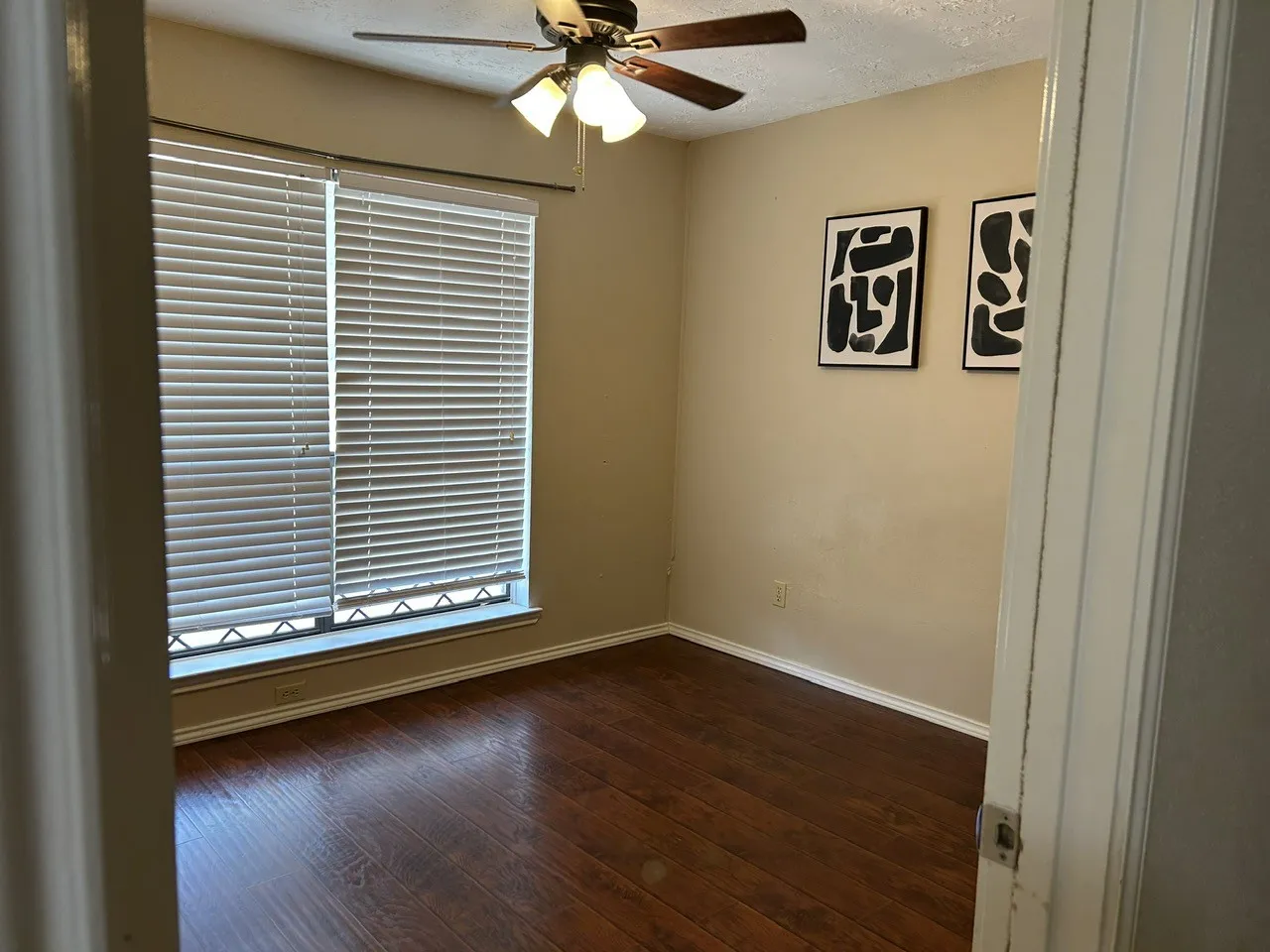 Single Family Residence For Rent in Collin County , 1125 Glyndon Drive, Plano, Texas 75023, 4 Bedroom, 2 Bathroom, 2 Garage spaces, 1,636 Sqft, built in 1982, mls#21379258, Real Estate Agent in Plano, Homes For Rent in Collin county, Homes For Rent in Plano, Realtor in Plano Texas, Real Estate Brokerage Independent Realty Texas, Luminita Cordes Realtor