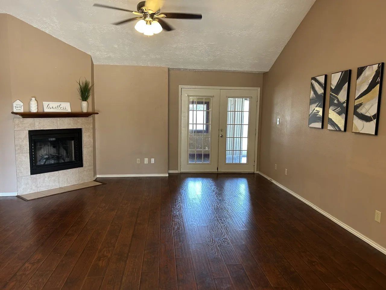 Single Family Residence For Rent in Collin County , 1125 Glyndon Drive, Plano, Texas 75023, 4 Bedroom, 2 Bathroom, 2 Garage spaces, 1,636 Sqft, built in 1982, mls#21379258, Real Estate Agent in Plano, Homes For Rent in Collin county, Homes For Rent in Plano, Realtor in Plano Texas, Real Estate Brokerage Independent Realty Texas, Luminita Cordes Realtor