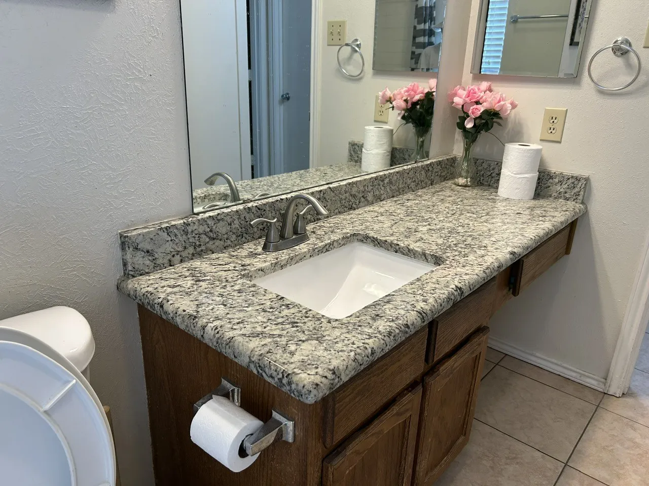 Single Family Residence For Rent in Collin County , 1125 Glyndon Drive, Plano, Texas 75023, 4 Bedroom, 2 Bathroom, 2 Garage spaces, 1,636 Sqft, built in 1982, mls#21379258, Real Estate Agent in Plano, Homes For Rent in Collin county, Homes For Rent in Plano, Realtor in Plano Texas, Real Estate Brokerage Independent Realty Texas, Luminita Cordes Realtor