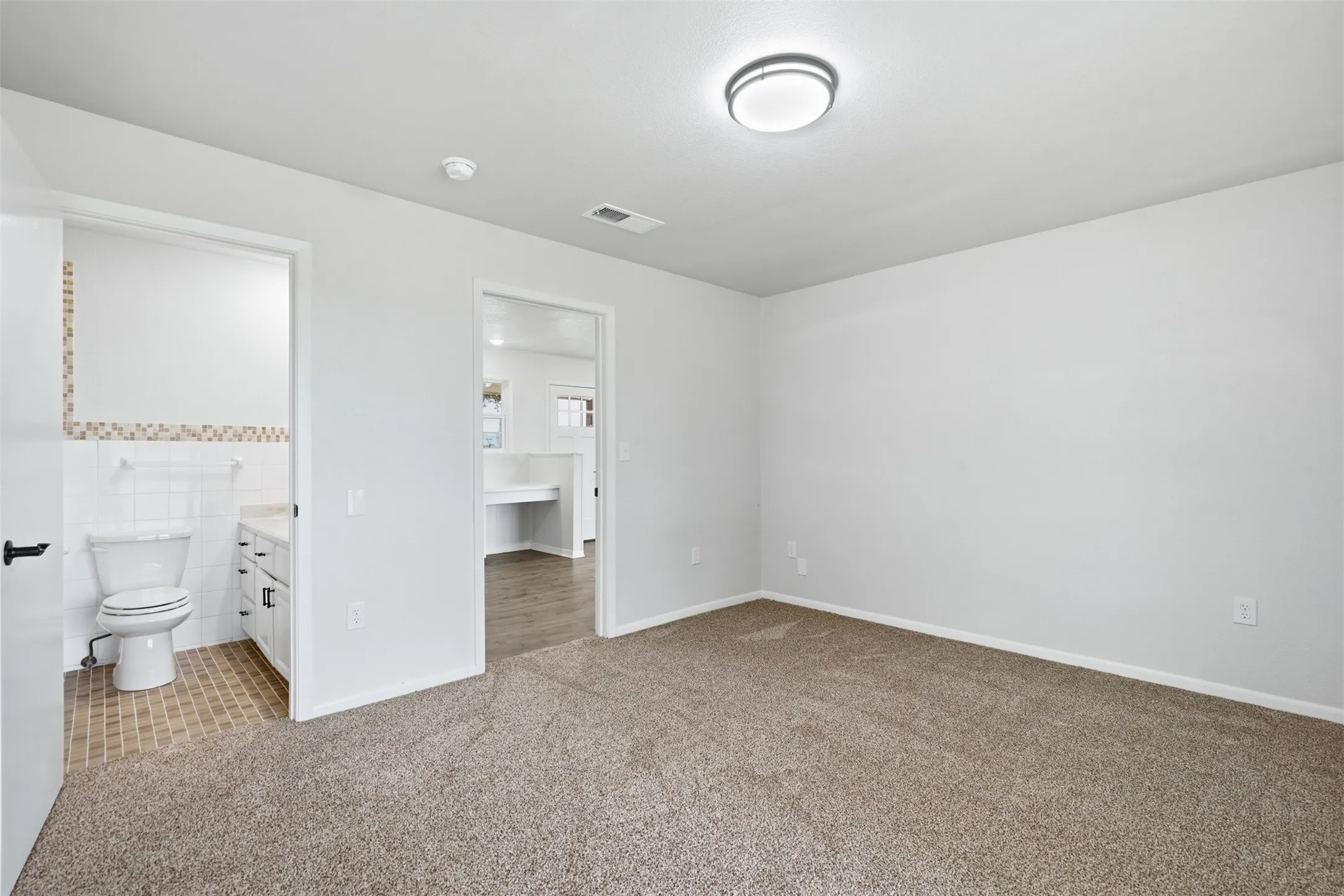 Single Family Residence For Sale in Parker County , 1024 Arbor Vista Drive, Azle, Texas 76020, 3 Bedroom, 2 Bathroom, 2 Garage spaces, 1,515 Sqft, built in 1973, mls#21378993, Real Estate Agent in Azle, Homes For Sale in Parker county, Homes For Sale in Azle, Realtor in Azle Texas, Real Estate Brokerage Independent Realty Texas, Luminita Cordes Realtor