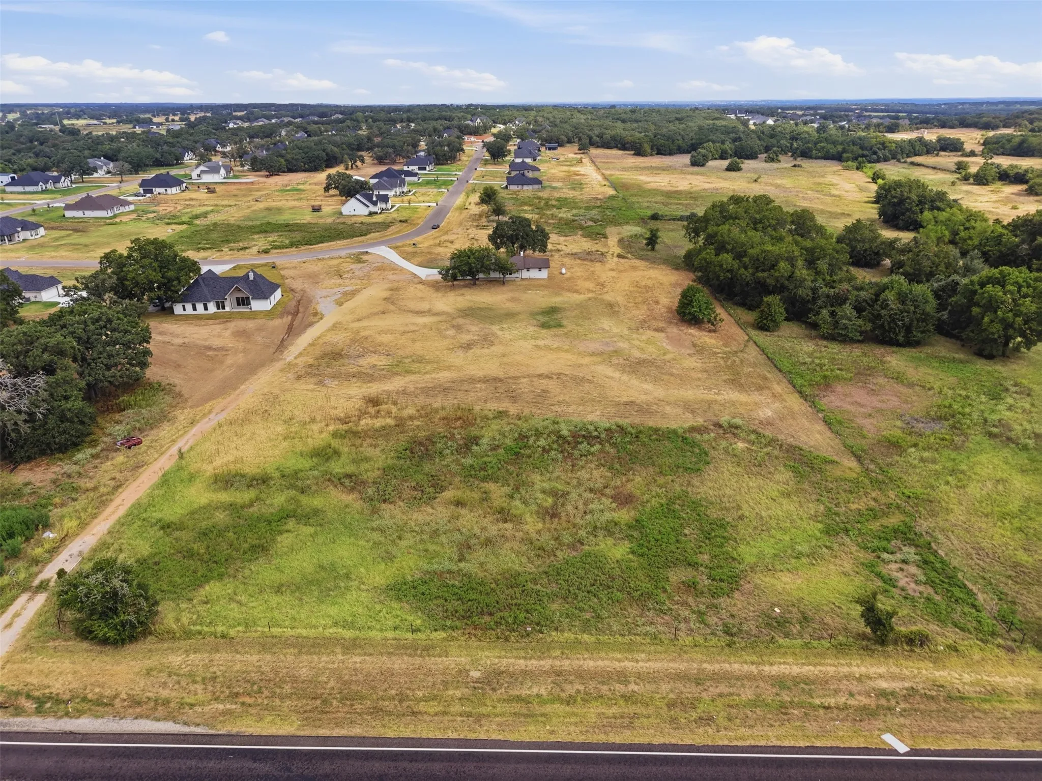 Single Family Residence For Sale in Parker County , 1024 Arbor Vista Drive, Azle, Texas 76020, 3 Bedroom, 2 Bathroom, 2 Garage spaces, 1,515 Sqft, built in 1973, mls#21378993, Real Estate Agent in Azle, Homes For Sale in Parker county, Homes For Sale in Azle, Realtor in Azle Texas, Real Estate Brokerage Independent Realty Texas, Luminita Cordes Realtor