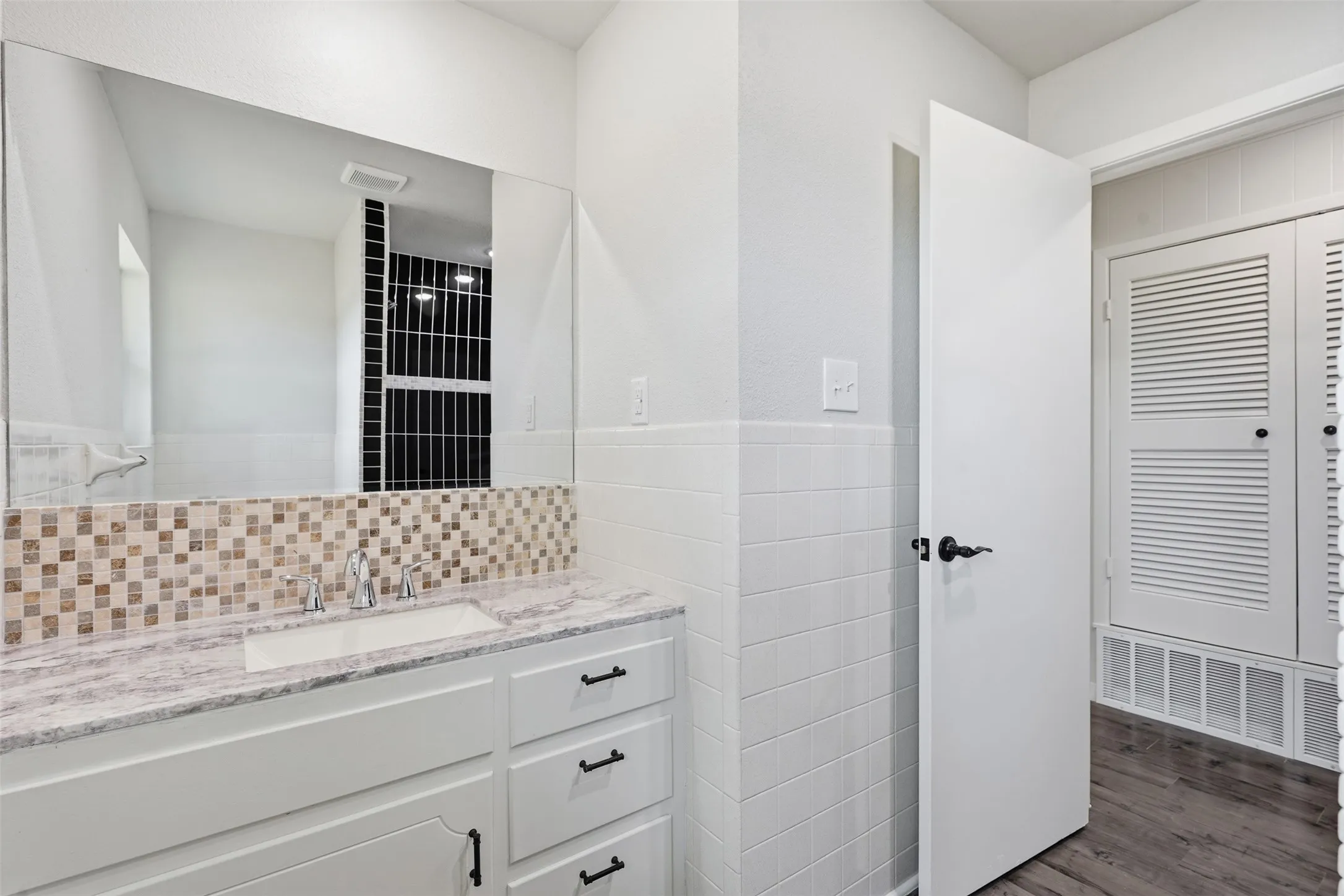 Single Family Residence For Sale in Parker County , 1024 Arbor Vista Drive, Azle, Texas 76020, 3 Bedroom, 2 Bathroom, 2 Garage spaces, 1,515 Sqft, built in 1973, mls#21378993, Real Estate Agent in Azle, Homes For Sale in Parker county, Homes For Sale in Azle, Realtor in Azle Texas, Real Estate Brokerage Independent Realty Texas, Luminita Cordes Realtor
