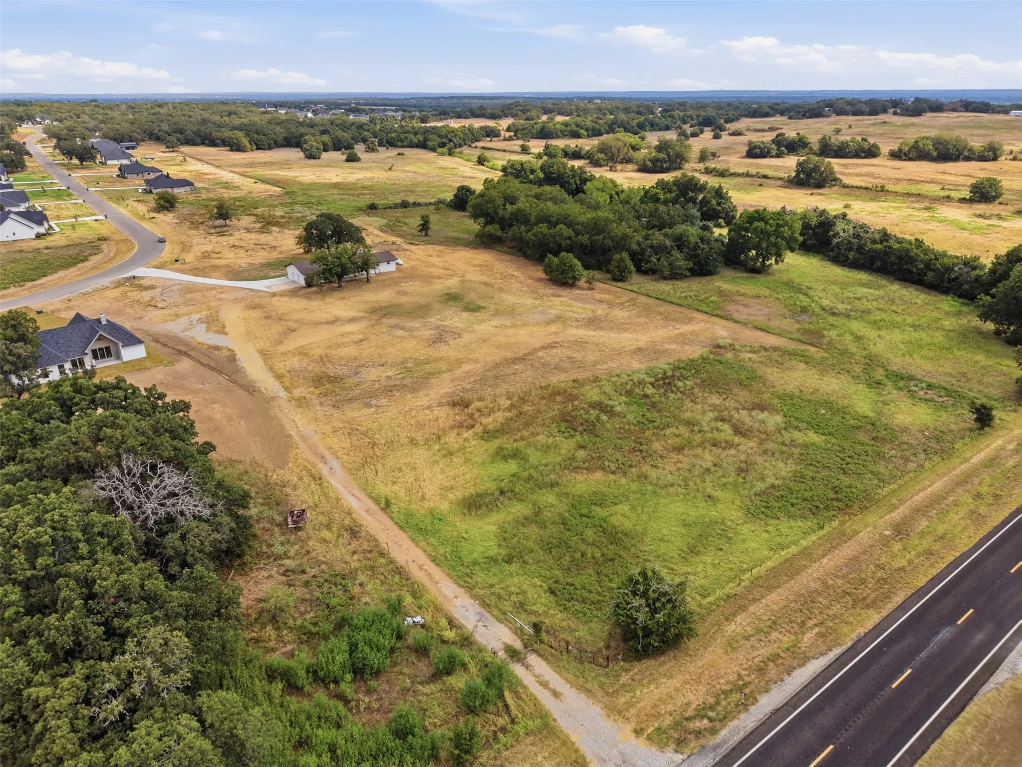 Single Family Residence For Sale in Parker County , 1024 Arbor Vista Drive, Azle, Texas 76020, 3 Bedroom, 2 Bathroom, 2 Garage spaces, 1,515 Sqft, built in 1973, mls#21378993, Real Estate Agent in Azle, Homes For Sale in Parker county, Homes For Sale in Azle, Realtor in Azle Texas, Real Estate Brokerage Independent Realty Texas, Luminita Cordes Realtor
