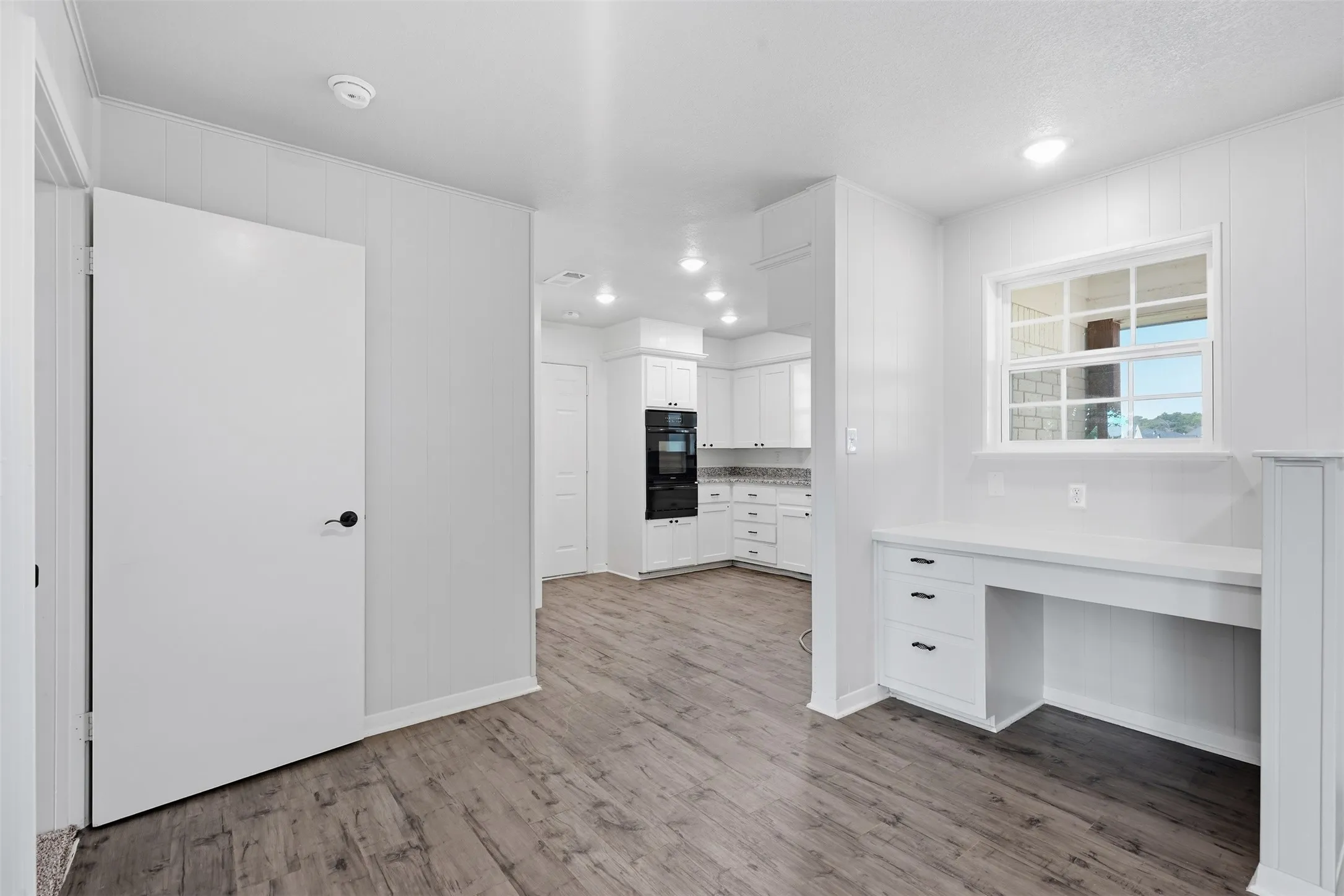 Single Family Residence For Sale in Parker County , 1024 Arbor Vista Drive, Azle, Texas 76020, 3 Bedroom, 2 Bathroom, 2 Garage spaces, 1,515 Sqft, built in 1973, mls#21378993, Real Estate Agent in Azle, Homes For Sale in Parker county, Homes For Sale in Azle, Realtor in Azle Texas, Real Estate Brokerage Independent Realty Texas, Luminita Cordes Realtor