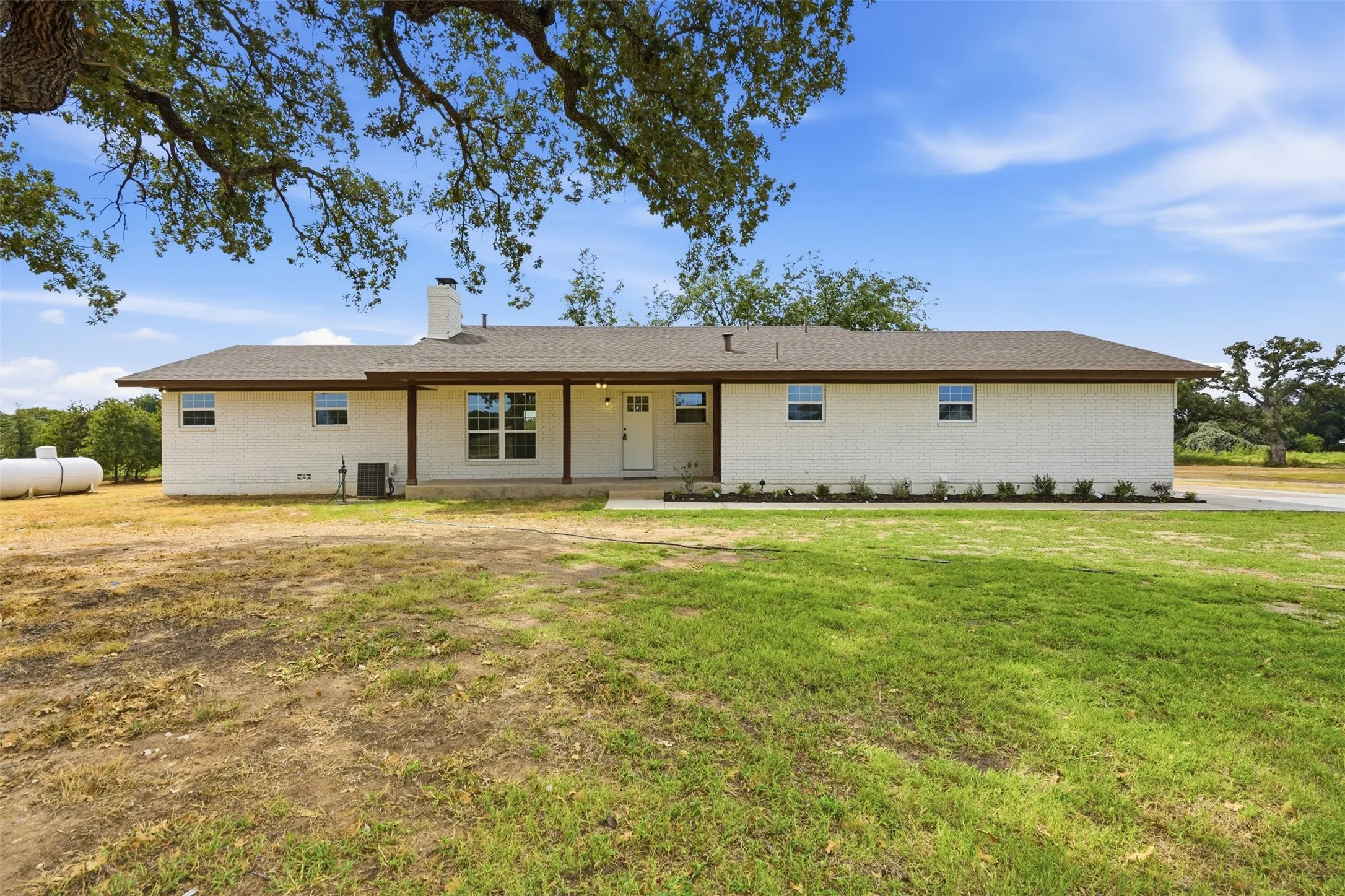 Single Family Residence For Sale in Parker County , 1024 Arbor Vista Drive, Azle, Texas 76020, 3 Bedroom, 2 Bathroom, 2 Garage spaces, 1,515 Sqft, built in 1973, mls#21378993, Real Estate Agent in Azle, Homes For Sale in Parker county, Homes For Sale in Azle, Realtor in Azle Texas, Real Estate Brokerage Independent Realty Texas, Luminita Cordes Realtor
