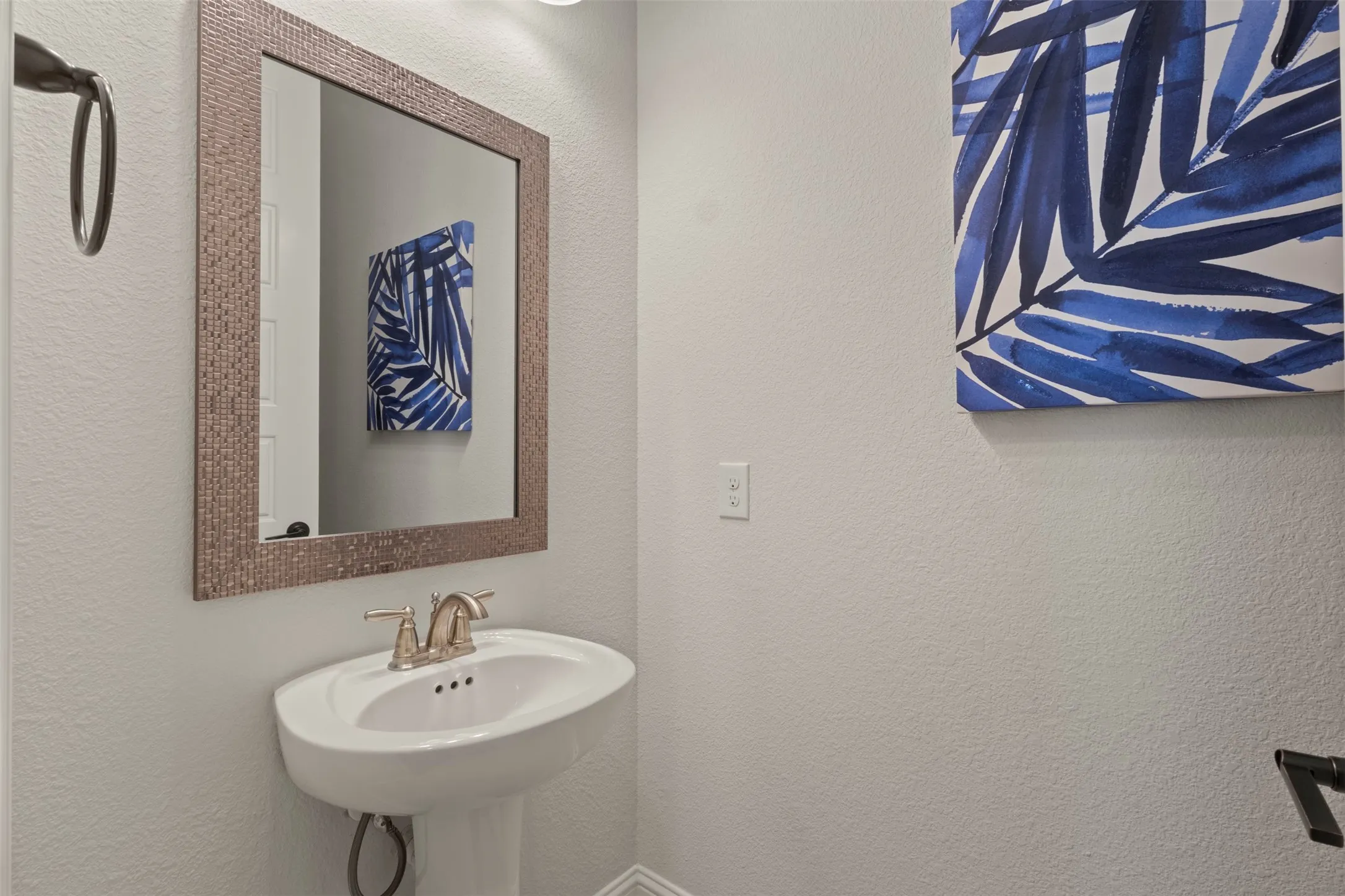 Single Family Residence For Sale in Tarrant County , 1228 Marigold Lane, Haslet, Texas 76052, 4 Bedroom, 4 Bathroom, 3 Garage spaces, 3,687 Sqft, built in 2019, mls#21378967, Real Estate Agent in Haslet, Homes For Sale in Tarrant county, Homes For Sale in Haslet, Realtor in Haslet Texas, Real Estate Brokerage Independent Realty Texas, Luminita Cordes Realtor