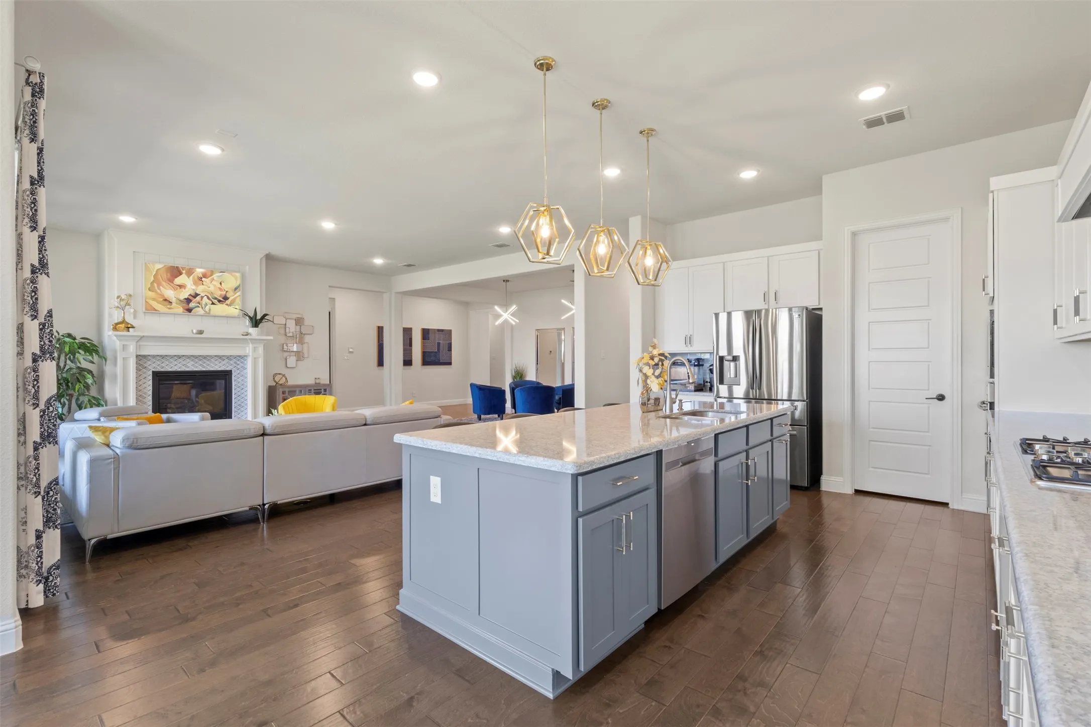 Single Family Residence For Sale in Tarrant County , 1228 Marigold Lane, Haslet, Texas 76052, 4 Bedroom, 4 Bathroom, 3 Garage spaces, 3,687 Sqft, built in 2019, mls#21378967, Real Estate Agent in Haslet, Homes For Sale in Tarrant county, Homes For Sale in Haslet, Realtor in Haslet Texas, Real Estate Brokerage Independent Realty Texas, Luminita Cordes Realtor
