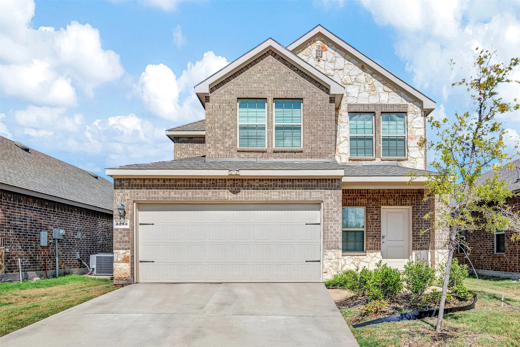 Single Family Residence For Rent in Kaufman County , 3233 Grimaldo Drive, Mesquite, Texas 75126, 4 Bedroom, 3 Bathroom, 2 Garage spaces, 2,208 Sqft, built in 2022, mls#21361898, Real Estate Agent in Mesquite, Homes For Rent in Kaufman county, Homes For Rent in Mesquite, Realtor in Mesquite Texas, Real Estate Brokerage Independent Realty Texas, Luminita Cordes Realtor