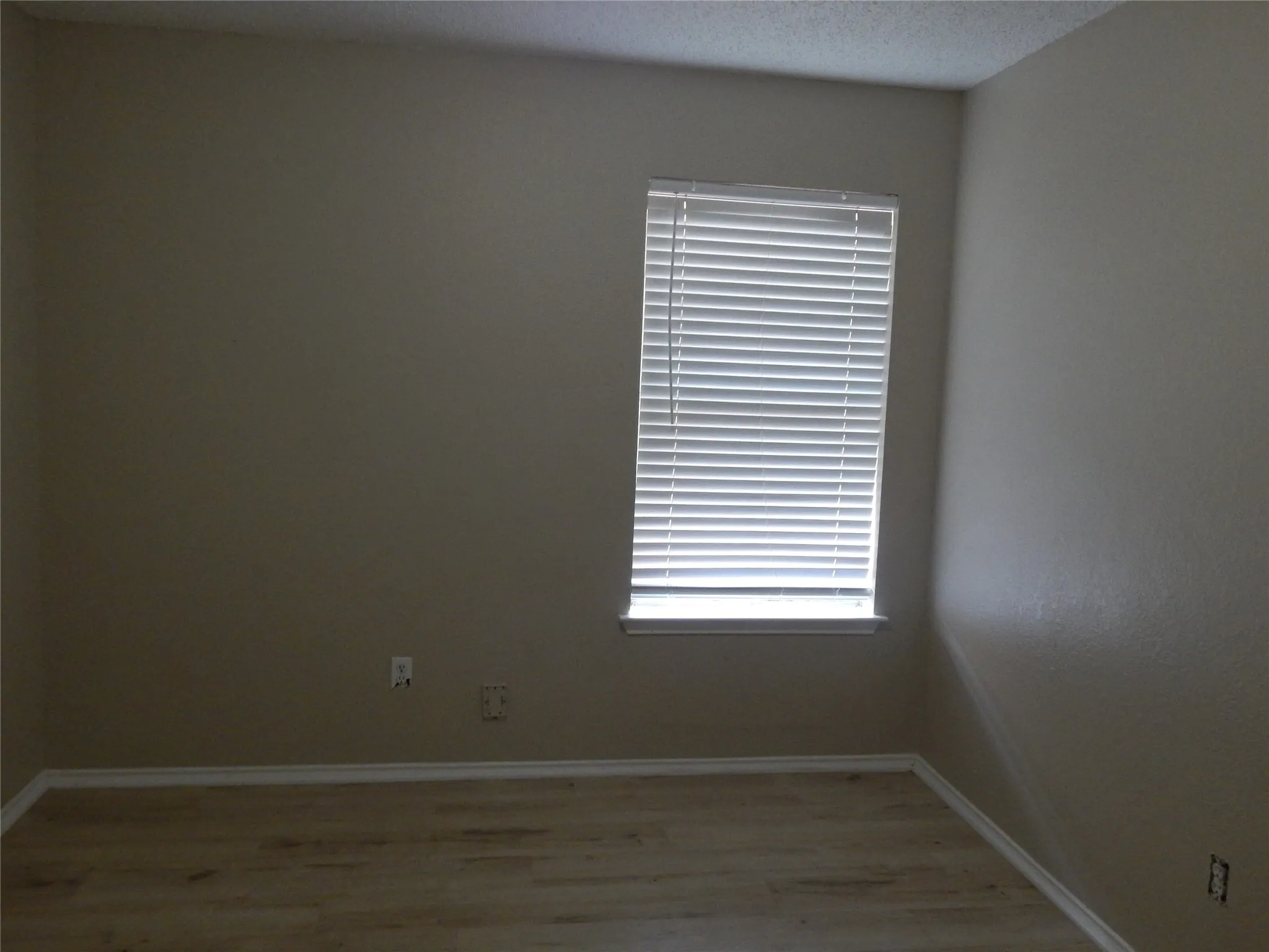 Single Family Residence For Rent in Tarrant County , 6009 Castanada Drive, Arlington, Texas 76018, 3 Bedroom, 2 Bathroom, 2 Garage spaces, 1,436 Sqft, built in 1996, mls#21379266, Real Estate Agent in Arlington, Homes For Rent in Tarrant county, Homes For Rent in Arlington, Realtor in Arlington Texas, Real Estate Brokerage Independent Realty Texas, Luminita Cordes Realtor