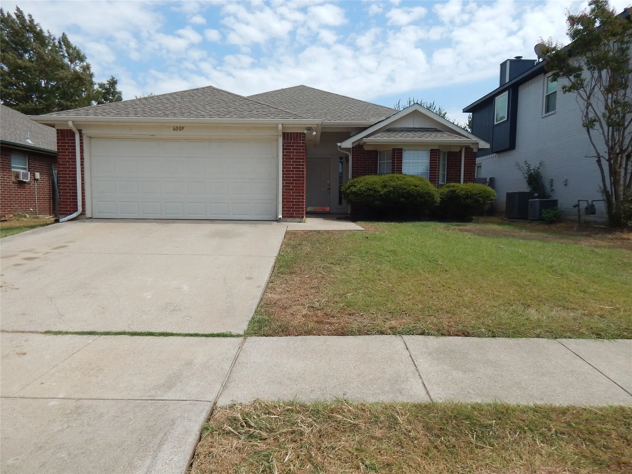 Single Family Residence For Rent in Tarrant County , 6009 Castanada Drive, Arlington, Texas 76018, 3 Bedroom, 2 Bathroom, 2 Garage spaces, 1,436 Sqft, built in 1996, mls#21379266, Real Estate Agent in Arlington, Homes For Rent in Tarrant county, Homes For Rent in Arlington, Realtor in Arlington Texas, Real Estate Brokerage Independent Realty Texas, Luminita Cordes Realtor