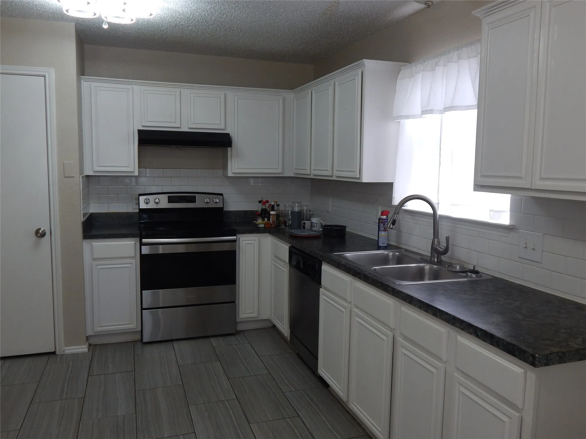 Single Family Residence For Rent in Tarrant County , 6009 Castanada Drive, Arlington, Texas 76018, 3 Bedroom, 2 Bathroom, 2 Garage spaces, 1,436 Sqft, built in 1996, mls#21379266, Real Estate Agent in Arlington, Homes For Rent in Tarrant county, Homes For Rent in Arlington, Realtor in Arlington Texas, Real Estate Brokerage Independent Realty Texas, Luminita Cordes Realtor