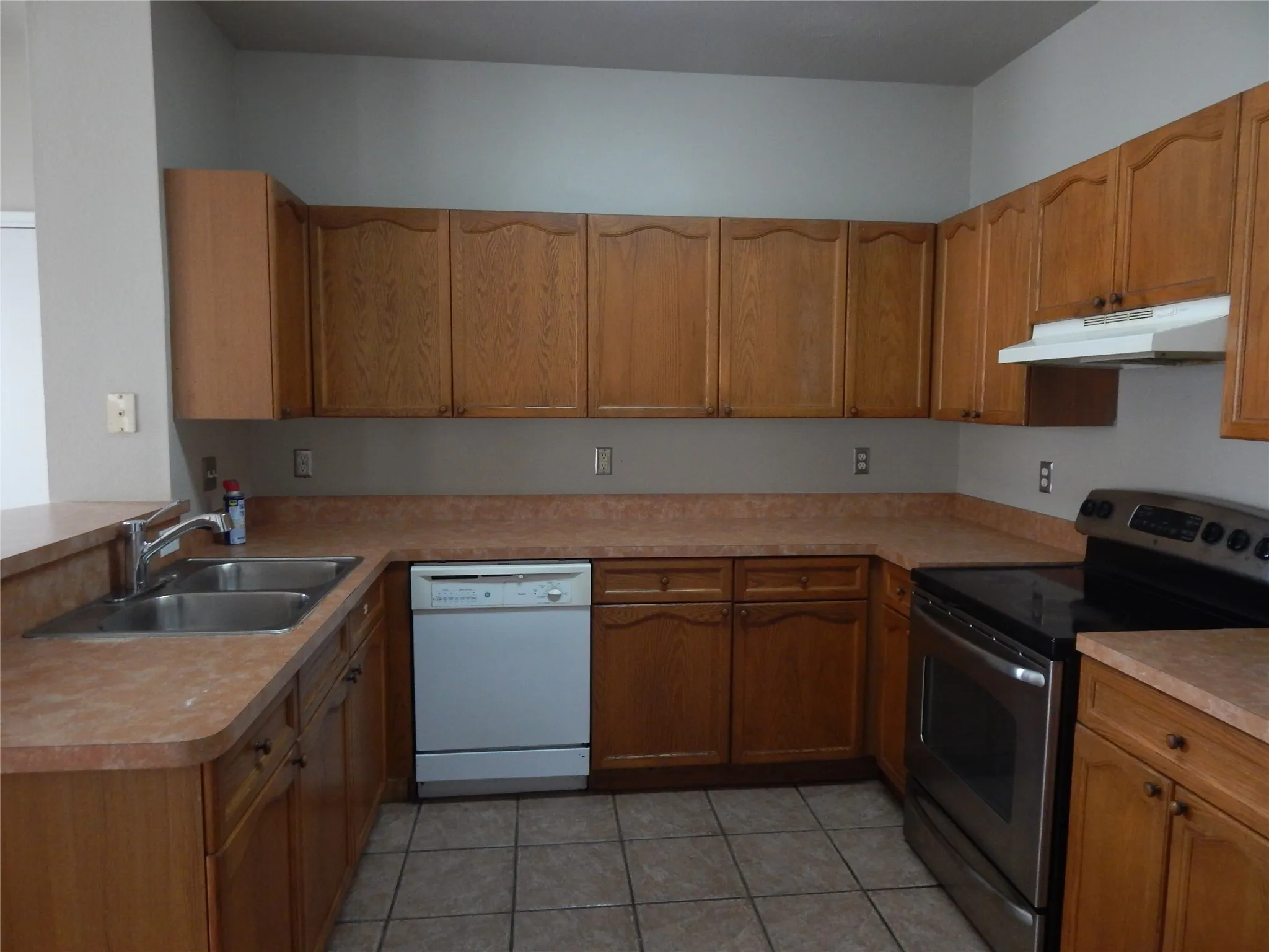 Duplex For Rent in Tarrant County , 1027 Tennessee Trail, Arlington, Texas 76017, 3 Bedroom, 3 Bathroom, 2 Garage spaces, 1,591 Sqft, built in 1999, mls#21379272, Real Estate Agent in Arlington, Homes For Rent in Tarrant county, Homes For Rent in Arlington, Realtor in Arlington Texas, Real Estate Brokerage Independent Realty Texas, Luminita Cordes Realtor