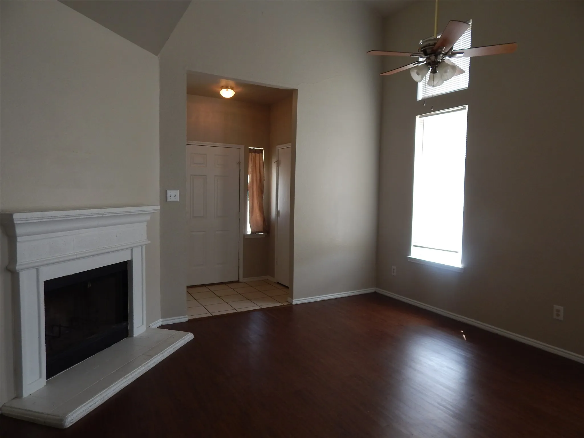 Duplex For Rent in Tarrant County , 1027 Tennessee Trail, Arlington, Texas 76017, 3 Bedroom, 3 Bathroom, 2 Garage spaces, 1,591 Sqft, built in 1999, mls#21379272, Real Estate Agent in Arlington, Homes For Rent in Tarrant county, Homes For Rent in Arlington, Realtor in Arlington Texas, Real Estate Brokerage Independent Realty Texas, Luminita Cordes Realtor