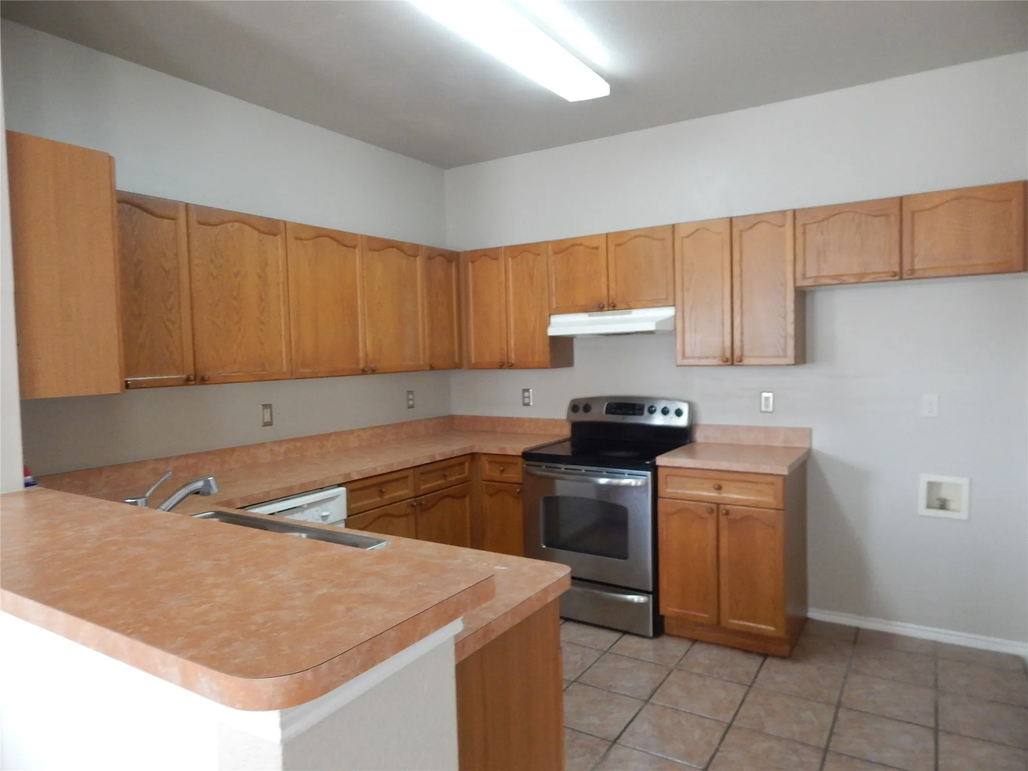 Duplex For Rent in Tarrant County , 1027 Tennessee Trail, Arlington, Texas 76017, 3 Bedroom, 3 Bathroom, 2 Garage spaces, 1,591 Sqft, built in 1999, mls#21379272, Real Estate Agent in Arlington, Homes For Rent in Tarrant county, Homes For Rent in Arlington, Realtor in Arlington Texas, Real Estate Brokerage Independent Realty Texas, Luminita Cordes Realtor