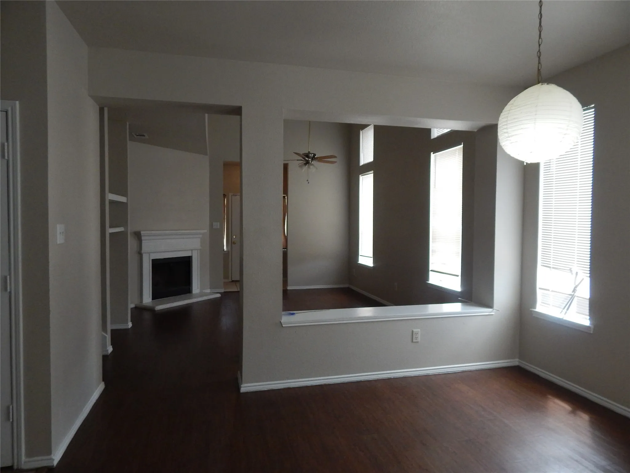 Duplex For Rent in Tarrant County , 1027 Tennessee Trail, Arlington, Texas 76017, 3 Bedroom, 3 Bathroom, 2 Garage spaces, 1,591 Sqft, built in 1999, mls#21379272, Real Estate Agent in Arlington, Homes For Rent in Tarrant county, Homes For Rent in Arlington, Realtor in Arlington Texas, Real Estate Brokerage Independent Realty Texas, Luminita Cordes Realtor