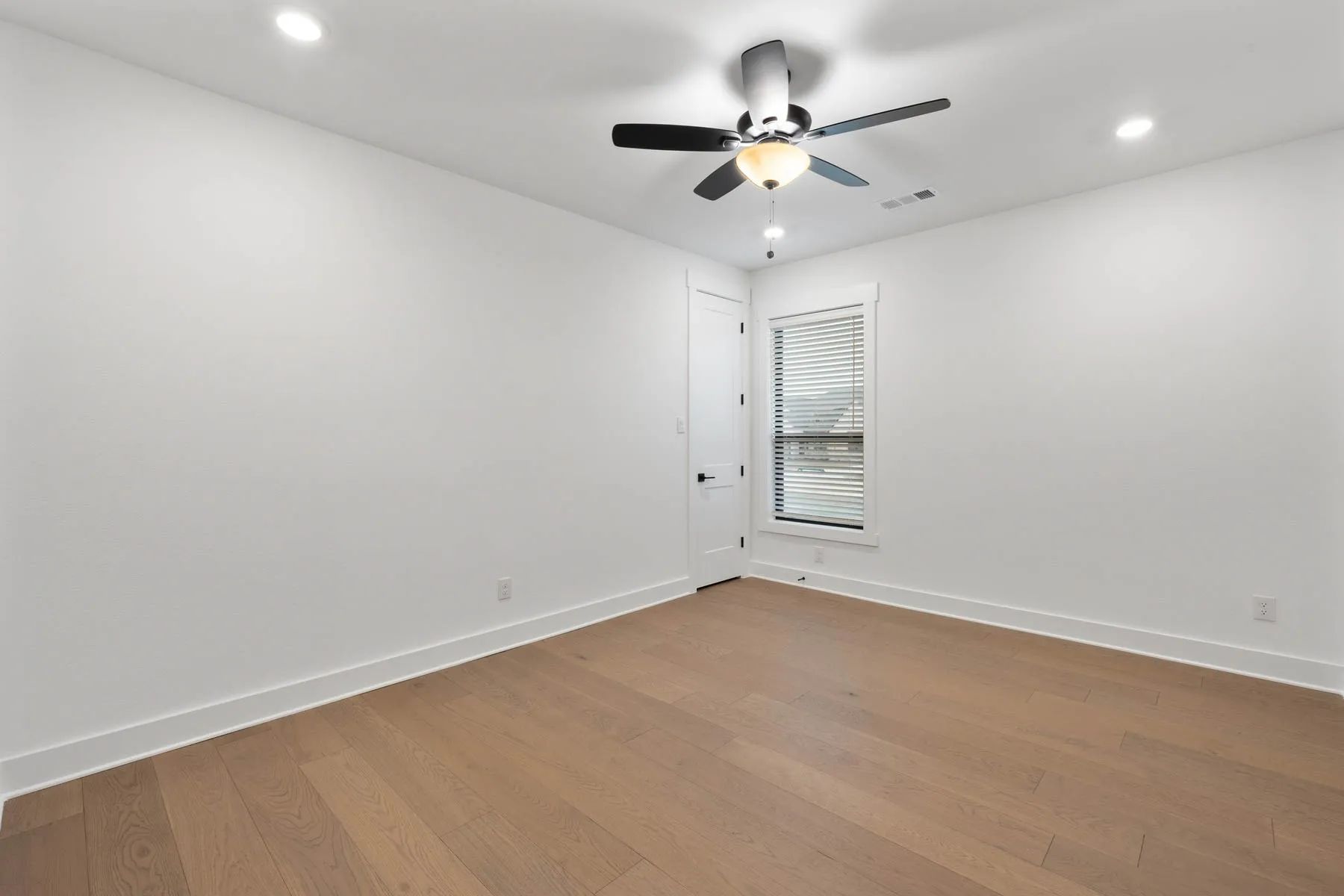 Single Family Residence For Sale in Denton County , 130 Texas Ash Drive, Krugerville, Texas 76227, 4 Bedroom, 3 Bathroom, 3 Garage spaces, 2,979 Sqft, built in 2026, mls#21379276, Real Estate Agent in Krugerville, Homes For Sale in Denton county, Homes For Sale in Krugerville, Realtor in Krugerville Texas, Real Estate Brokerage Independent Realty Texas, Luminita Cordes Realtor