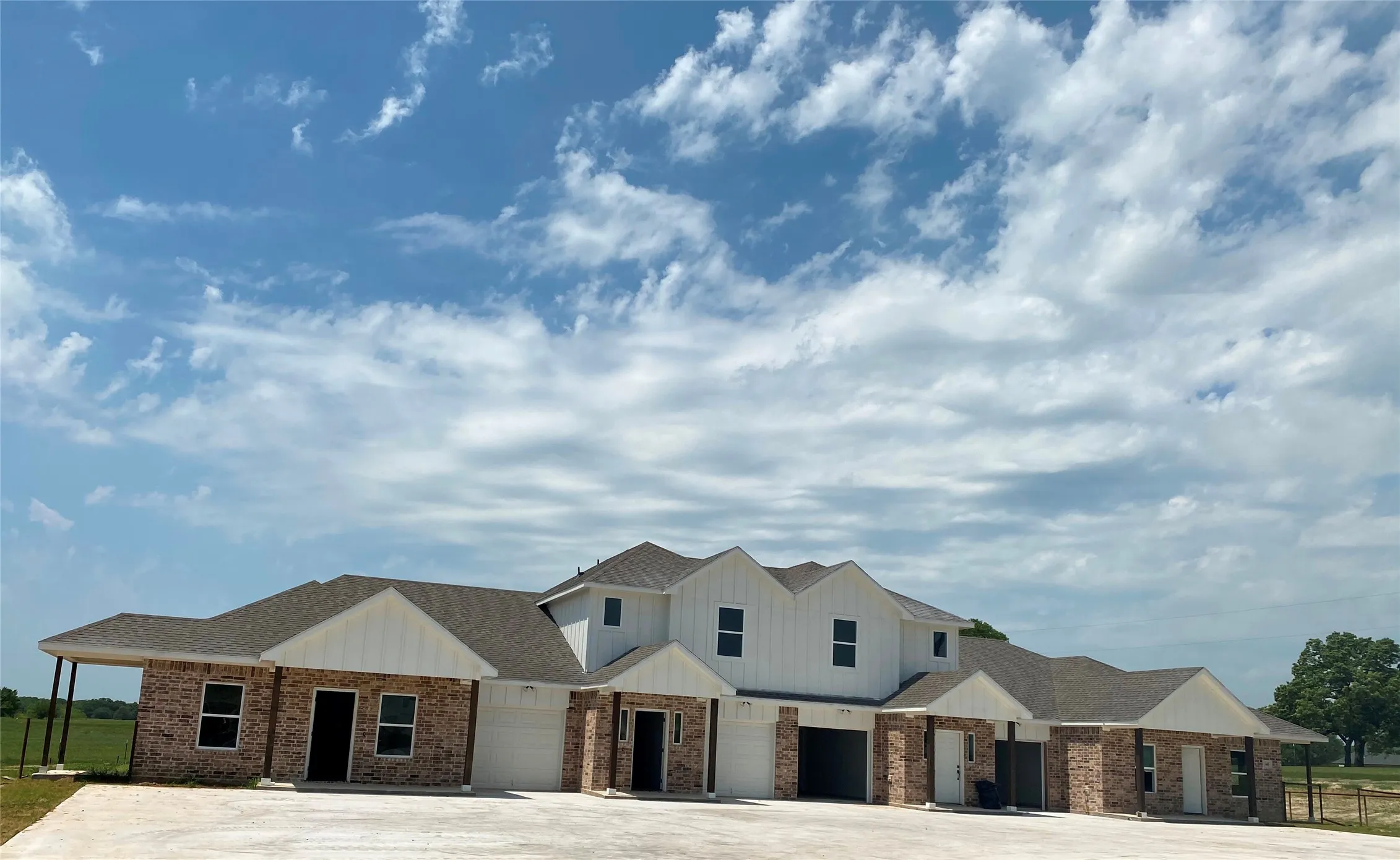 Townhouse For Rent in Parker County , 109 N Park Ct, Springtown, Texas 76082, 3 Bedroom, 3 Bathroom, 1 Garage spaces, 1,366 Sqft, built in 2019, mls#21379278, Real Estate Agent in Springtown, Homes For Rent in Parker county, Homes For Rent in Springtown, Realtor in Springtown Texas, Real Estate Brokerage Independent Realty Texas, Luminita Cordes Realtor