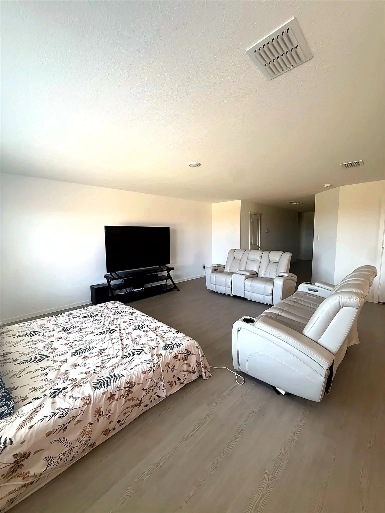 Single Family Residence For Rent in Denton County , 436 Back Country Drive, Little Elm, Texas 75068, 4 Bedroom, 3 Bathroom, 2 Garage spaces, 2,056 Sqft, built in 2025, mls#21379284, Real Estate Agent in Little Elm, Homes For Rent in Denton county, Homes For Rent in Little Elm, Realtor in Little Elm Texas, Real Estate Brokerage Independent Realty Texas, Luminita Cordes Realtor