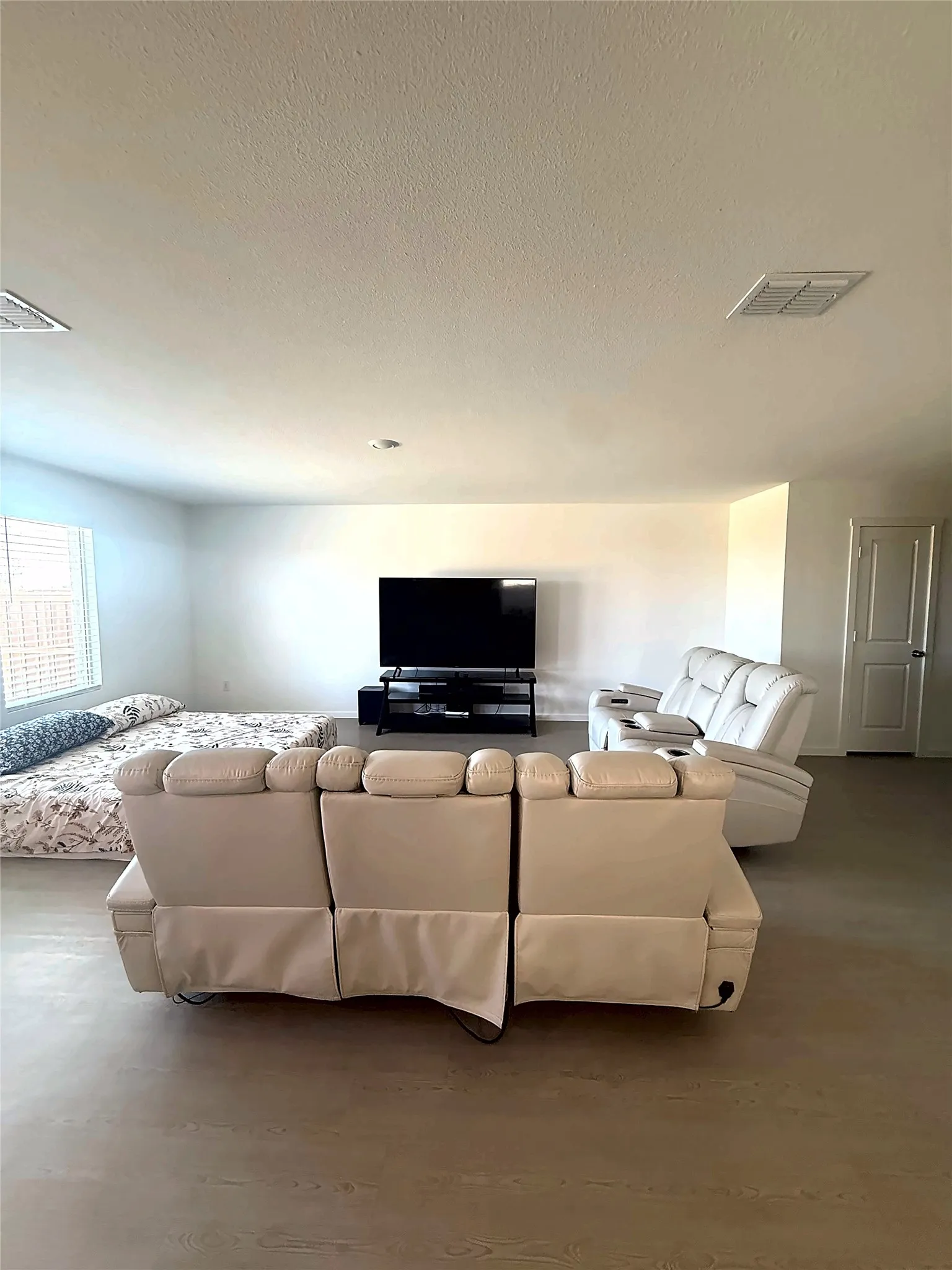 Single Family Residence For Rent in Denton County , 436 Back Country Drive, Little Elm, Texas 75068, 4 Bedroom, 3 Bathroom, 2 Garage spaces, 2,056 Sqft, built in 2025, mls#21379284, Real Estate Agent in Little Elm, Homes For Rent in Denton county, Homes For Rent in Little Elm, Realtor in Little Elm Texas, Real Estate Brokerage Independent Realty Texas, Luminita Cordes Realtor