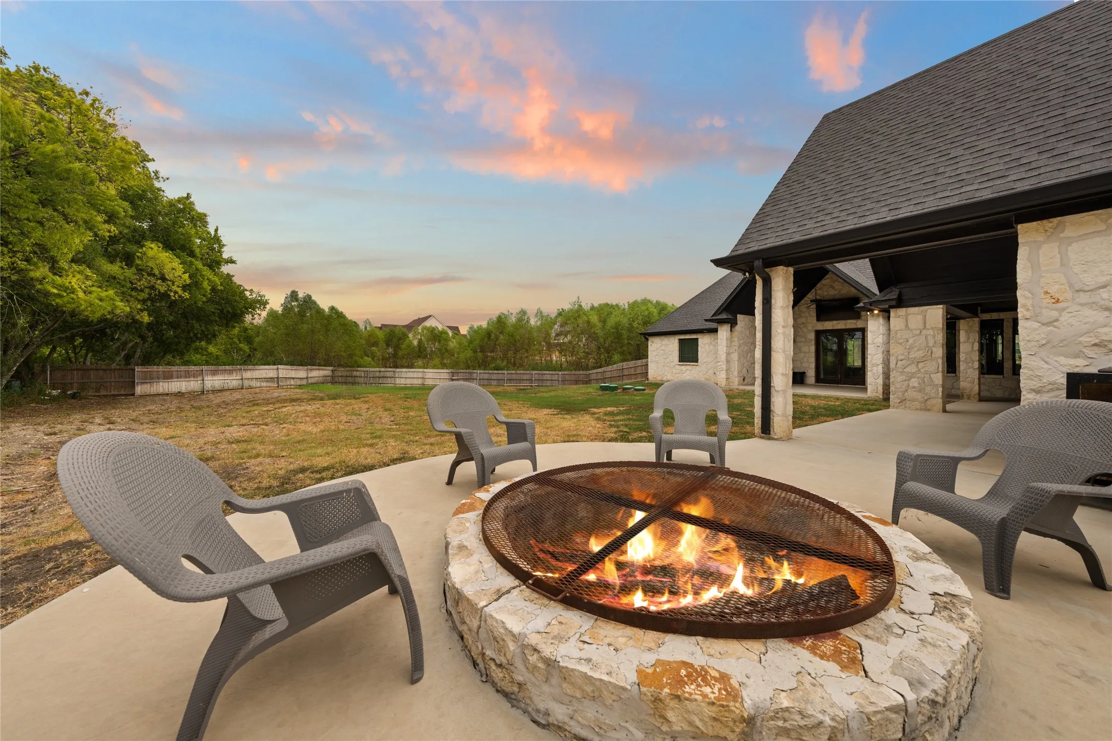 Single Family Residence For Sale in Mc Lennan County , 240 Royals Ranch Road, Lorena, Texas 76655, 4 Bedroom, 3 Bathroom, 2 Garage spaces, 2,849 Sqft, built in 2022, mls#21378316, Real Estate Agent in Lorena, Homes For Sale in Mc Lennan county, Homes For Sale in Lorena, Realtor in Lorena Texas, Real Estate Brokerage Independent Realty Texas, Luminita Cordes Realtor