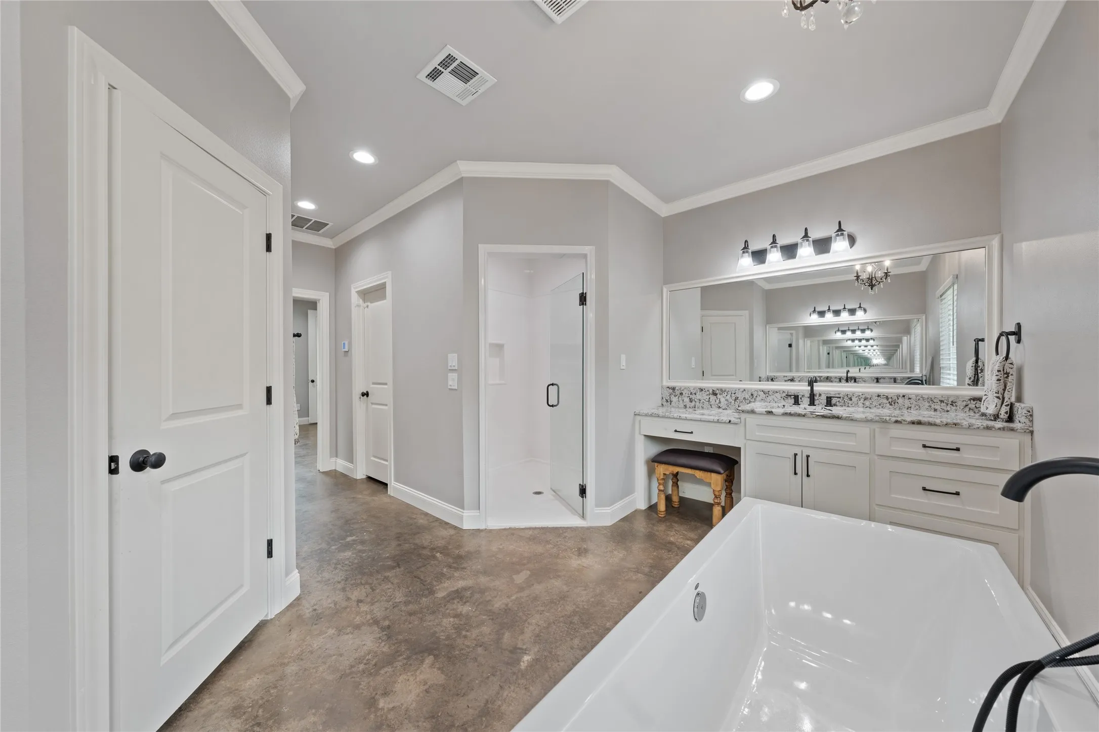 Single Family Residence For Sale in Mc Lennan County , 240 Royals Ranch Road, Lorena, Texas 76655, 4 Bedroom, 3 Bathroom, 2 Garage spaces, 2,849 Sqft, built in 2022, mls#21378316, Real Estate Agent in Lorena, Homes For Sale in Mc Lennan county, Homes For Sale in Lorena, Realtor in Lorena Texas, Real Estate Brokerage Independent Realty Texas, Luminita Cordes Realtor