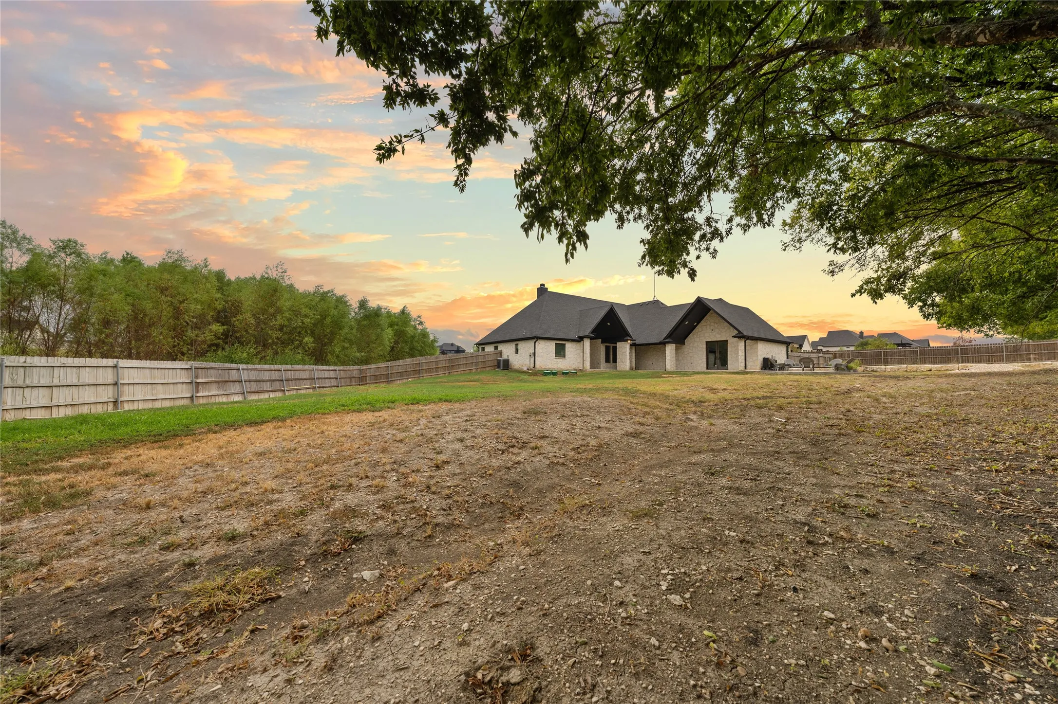 Single Family Residence For Sale in Mc Lennan County , 240 Royals Ranch Road, Lorena, Texas 76655, 4 Bedroom, 3 Bathroom, 2 Garage spaces, 2,849 Sqft, built in 2022, mls#21378316, Real Estate Agent in Lorena, Homes For Sale in Mc Lennan county, Homes For Sale in Lorena, Realtor in Lorena Texas, Real Estate Brokerage Independent Realty Texas, Luminita Cordes Realtor