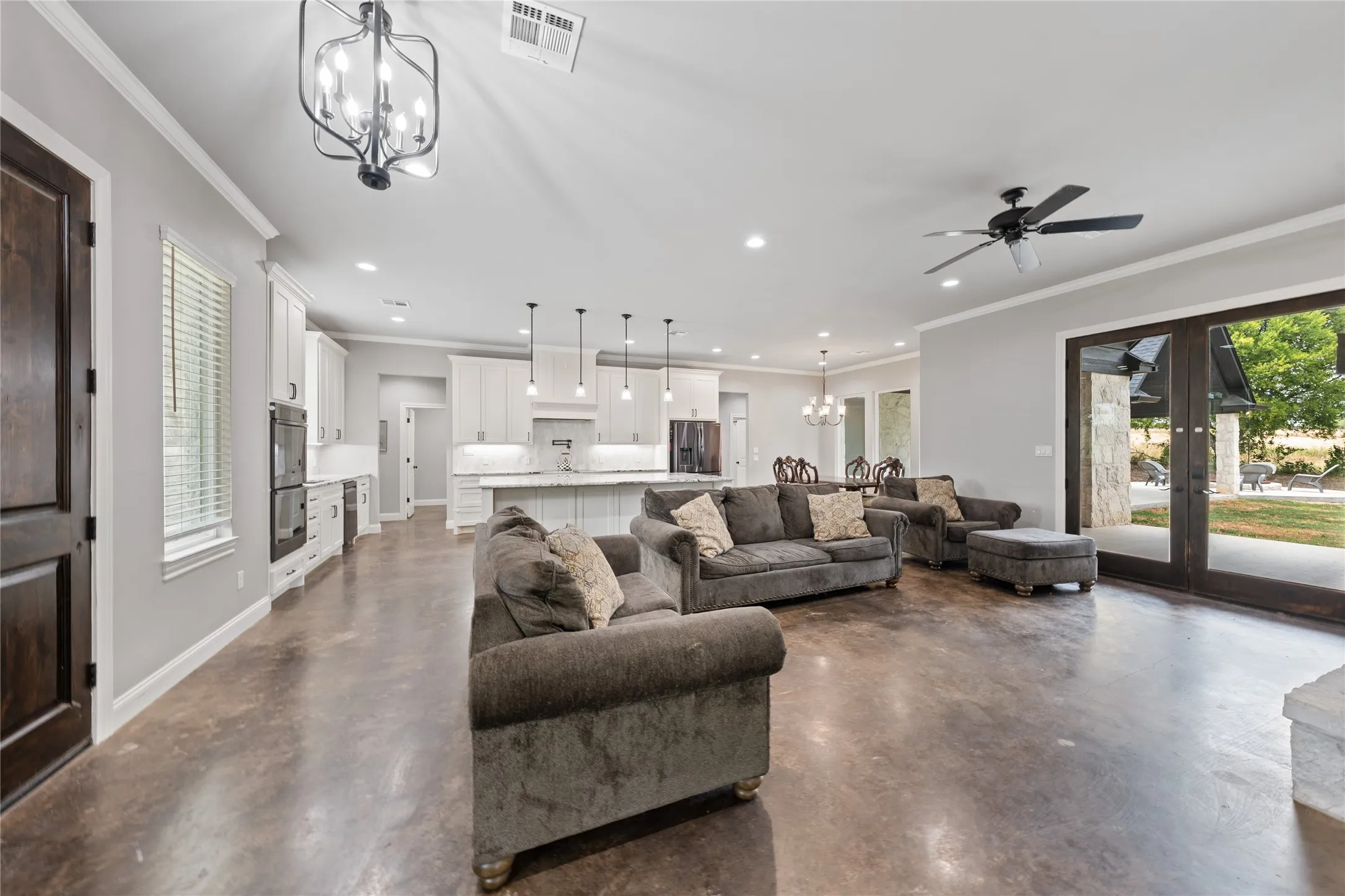 Single Family Residence For Sale in Mc Lennan County , 240 Royals Ranch Road, Lorena, Texas 76655, 4 Bedroom, 3 Bathroom, 2 Garage spaces, 2,849 Sqft, built in 2022, mls#21378316, Real Estate Agent in Lorena, Homes For Sale in Mc Lennan county, Homes For Sale in Lorena, Realtor in Lorena Texas, Real Estate Brokerage Independent Realty Texas, Luminita Cordes Realtor