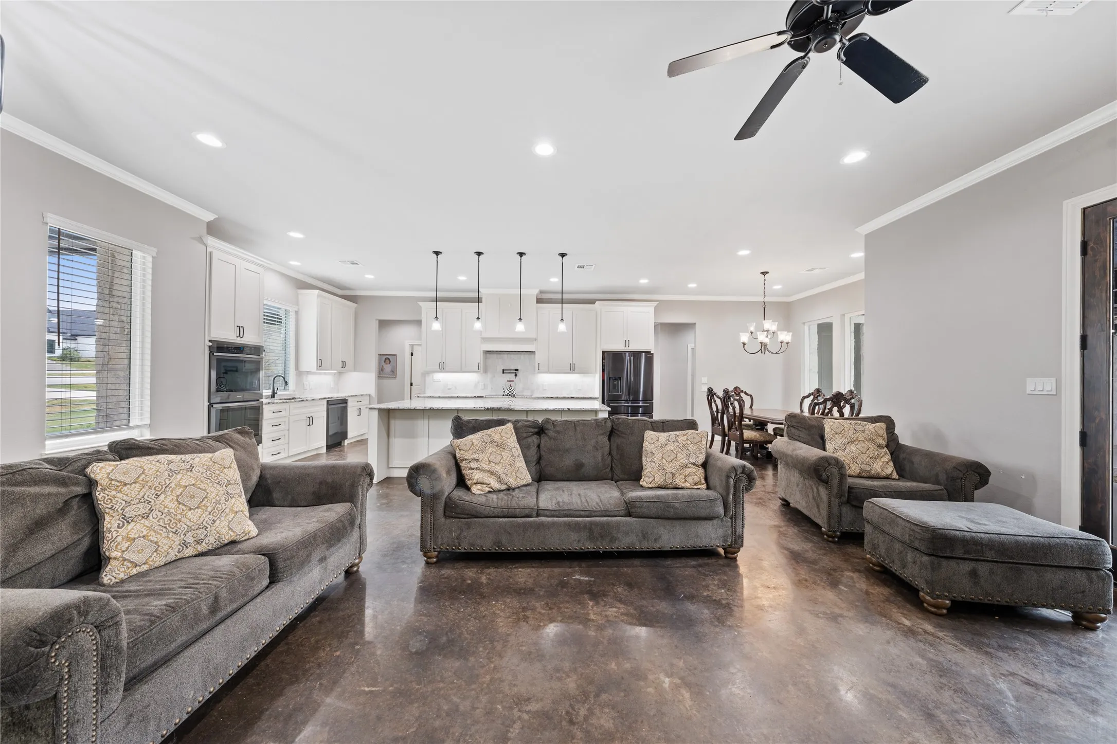 Single Family Residence For Sale in Mc Lennan County , 240 Royals Ranch Road, Lorena, Texas 76655, 4 Bedroom, 3 Bathroom, 2 Garage spaces, 2,849 Sqft, built in 2022, mls#21378316, Real Estate Agent in Lorena, Homes For Sale in Mc Lennan county, Homes For Sale in Lorena, Realtor in Lorena Texas, Real Estate Brokerage Independent Realty Texas, Luminita Cordes Realtor