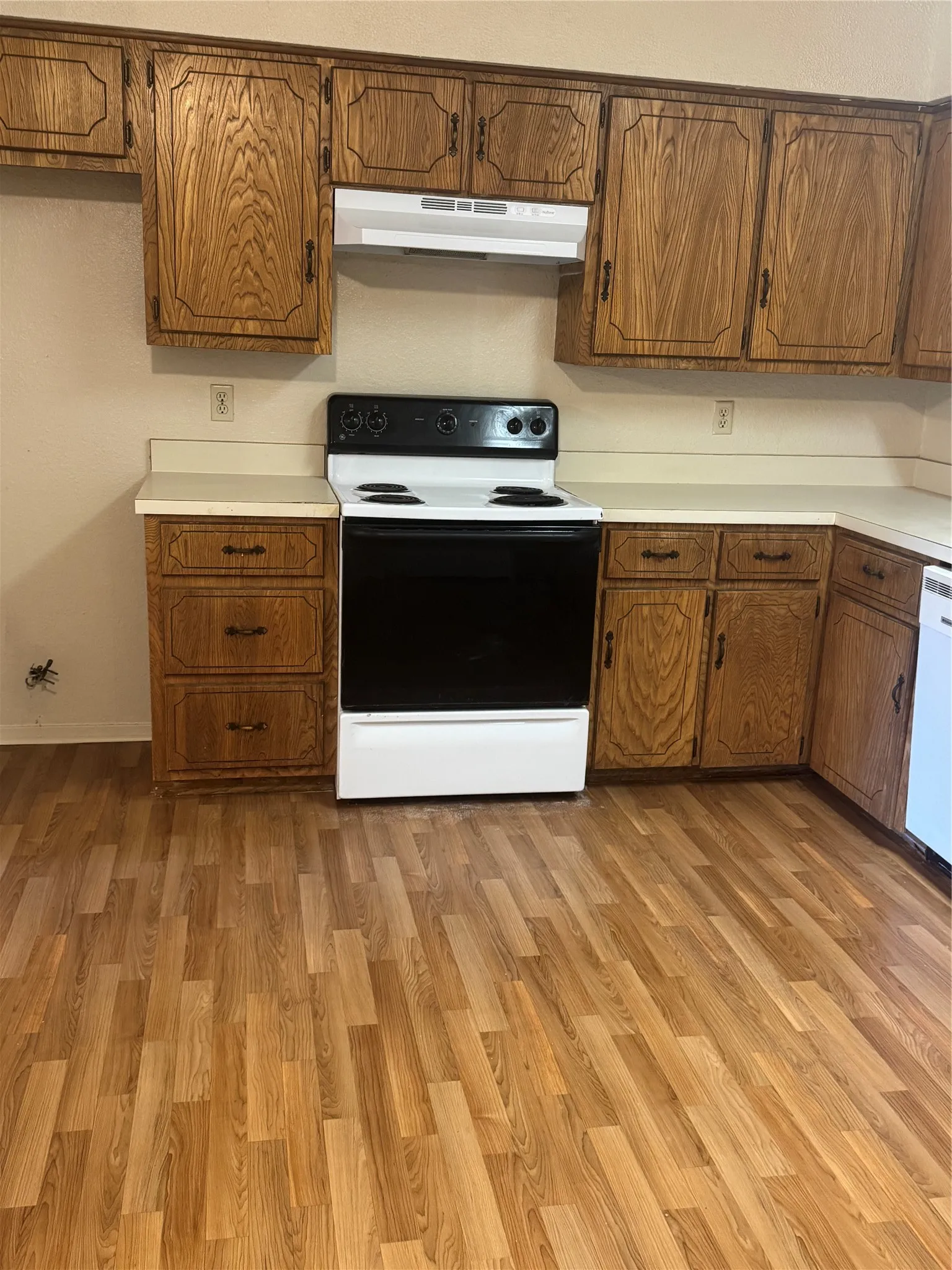 Single Family Residence For Sale in Hunt County , 1201 Division Street, Greenville, Texas 75401, 3 Bedroom, 2 Bathroom, 1 Garage spaces, 1,120 Sqft, built in 1965, mls#21374889, Real Estate Agent in Greenville, Homes For Sale in Hunt county, Homes For Sale in Greenville, Realtor in Greenville Texas, Real Estate Brokerage Independent Realty Texas, Luminita Cordes Realtor