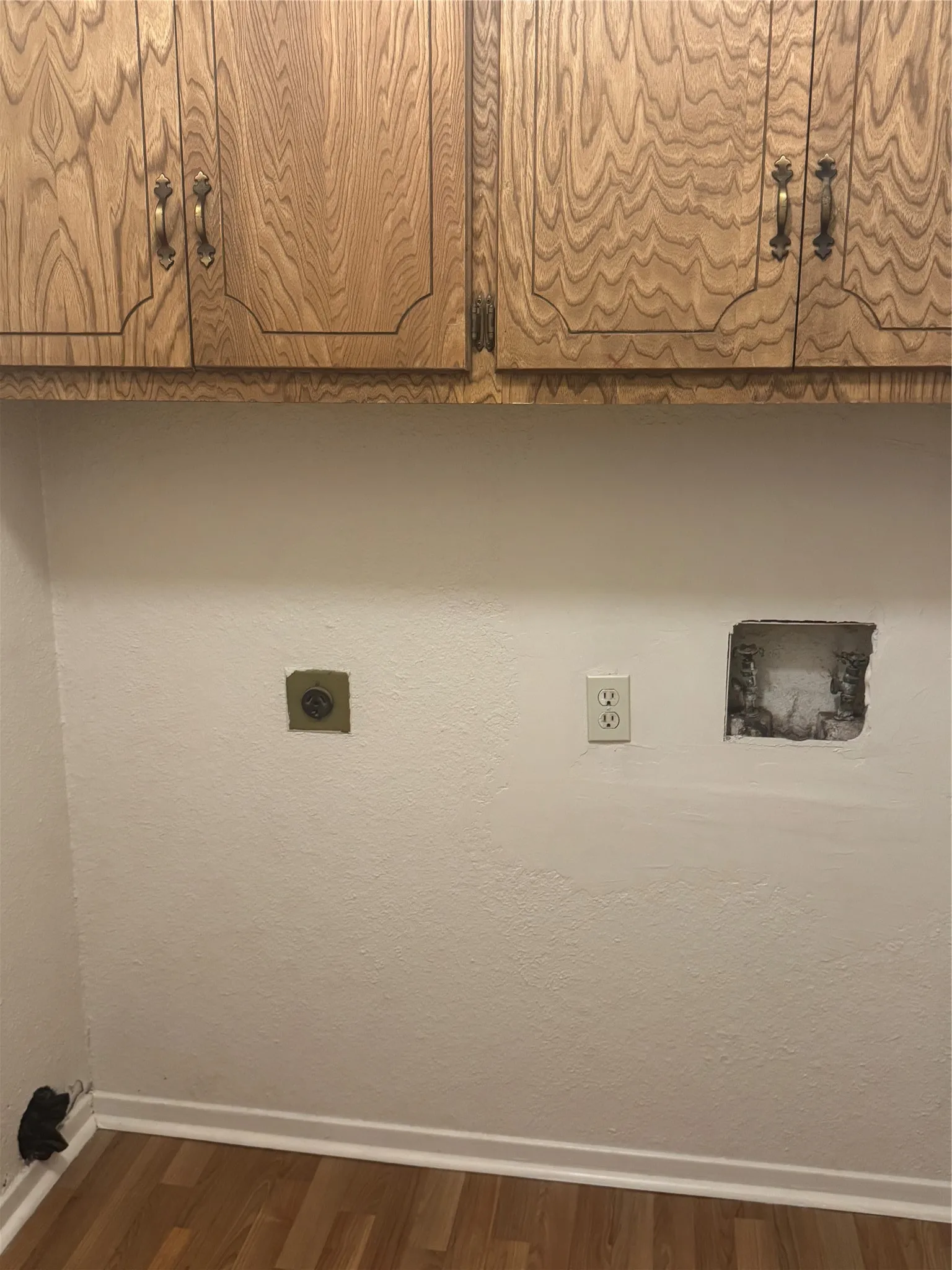 Single Family Residence For Sale in Hunt County , 1201 Division Street, Greenville, Texas 75401, 3 Bedroom, 2 Bathroom, 1 Garage spaces, 1,120 Sqft, built in 1965, mls#21374889, Real Estate Agent in Greenville, Homes For Sale in Hunt county, Homes For Sale in Greenville, Realtor in Greenville Texas, Real Estate Brokerage Independent Realty Texas, Luminita Cordes Realtor