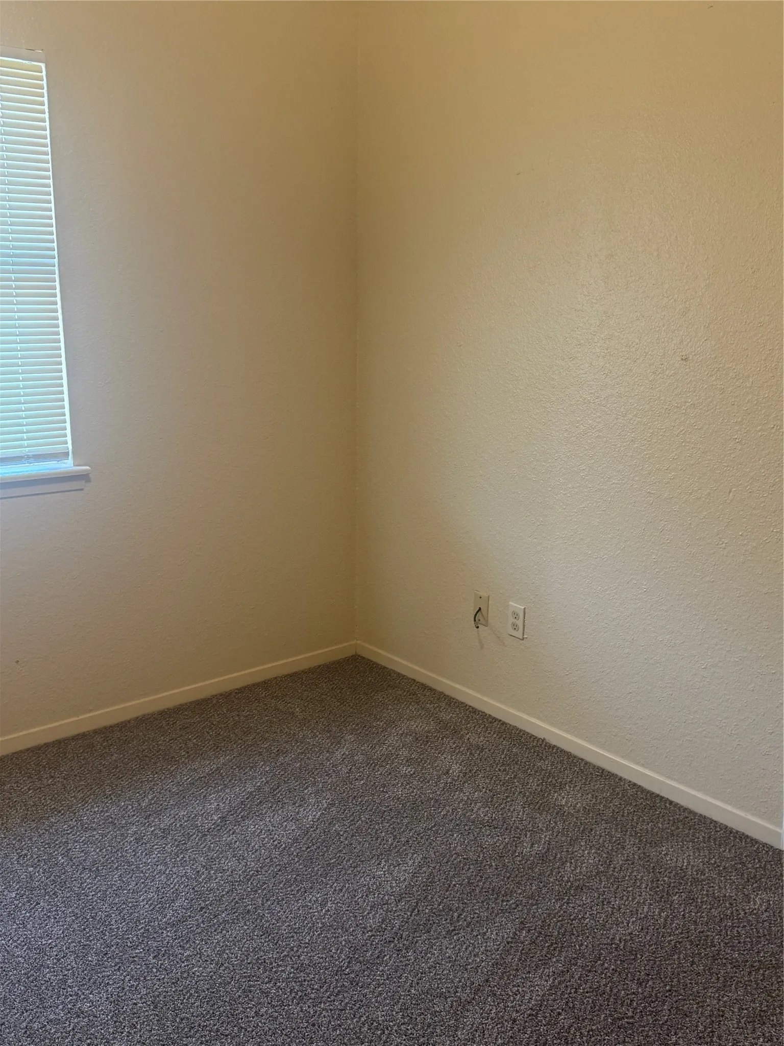 Single Family Residence For Sale in Hunt County , 1201 Division Street, Greenville, Texas 75401, 3 Bedroom, 2 Bathroom, 1 Garage spaces, 1,120 Sqft, built in 1965, mls#21374889, Real Estate Agent in Greenville, Homes For Sale in Hunt county, Homes For Sale in Greenville, Realtor in Greenville Texas, Real Estate Brokerage Independent Realty Texas, Luminita Cordes Realtor