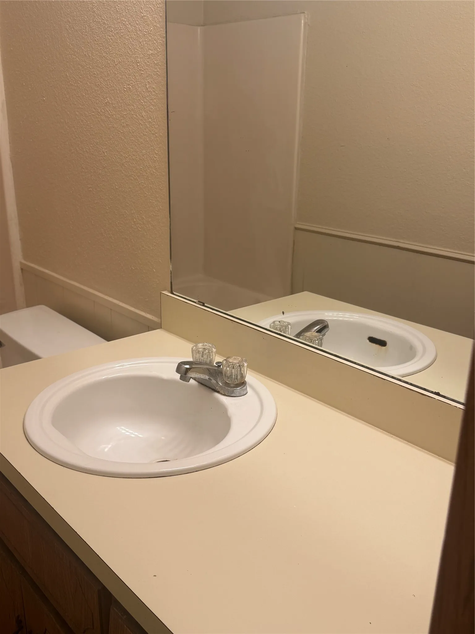 Single Family Residence For Sale in Hunt County , 1201 Division Street, Greenville, Texas 75401, 3 Bedroom, 2 Bathroom, 1 Garage spaces, 1,120 Sqft, built in 1965, mls#21374889, Real Estate Agent in Greenville, Homes For Sale in Hunt county, Homes For Sale in Greenville, Realtor in Greenville Texas, Real Estate Brokerage Independent Realty Texas, Luminita Cordes Realtor