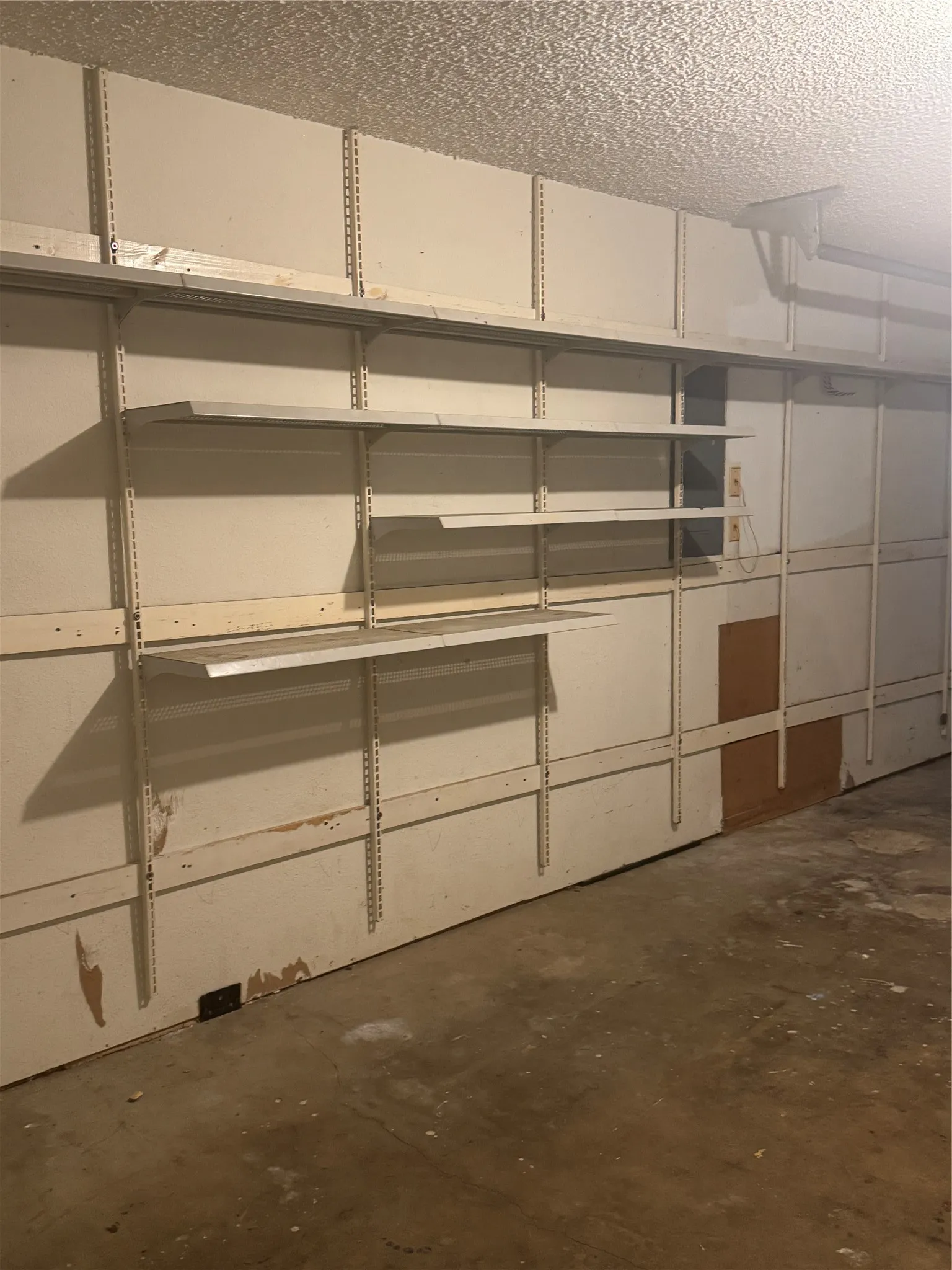 Single Family Residence For Sale in Hunt County , 1201 Division Street, Greenville, Texas 75401, 3 Bedroom, 2 Bathroom, 1 Garage spaces, 1,120 Sqft, built in 1965, mls#21374889, Real Estate Agent in Greenville, Homes For Sale in Hunt county, Homes For Sale in Greenville, Realtor in Greenville Texas, Real Estate Brokerage Independent Realty Texas, Luminita Cordes Realtor