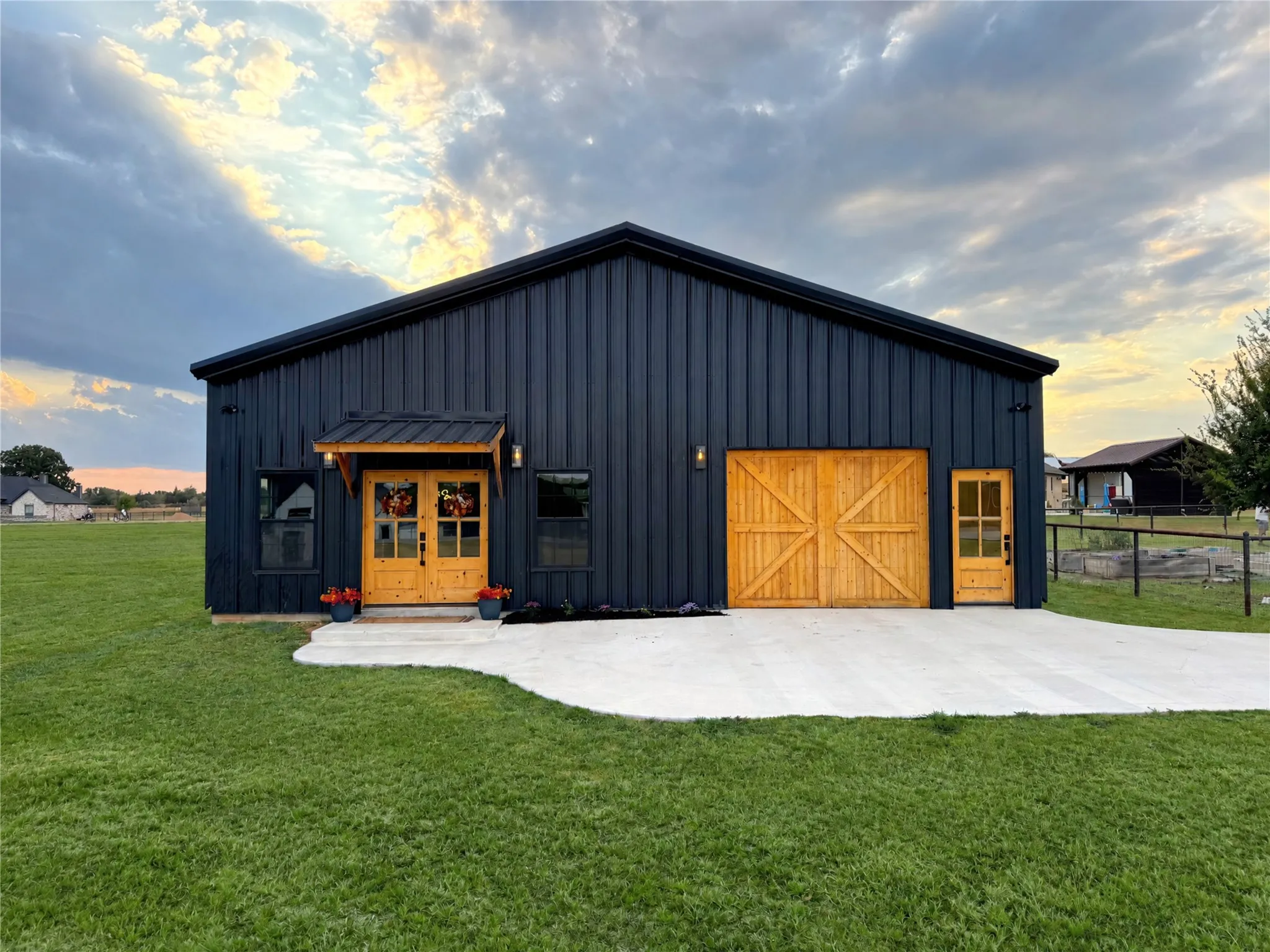 Single Family Residence For Sale in Wise County , 170 Proctor Lane, Decatur, Texas 76234, 4 Bedroom, 3 Bathroom, 2 Garage spaces, 2,610 Sqft, built in 2021, mls#21379285, Real Estate Agent in Decatur, Homes For Sale in Wise county, Homes For Sale in Decatur, Realtor in Decatur Texas, Real Estate Brokerage Independent Realty Texas, Luminita Cordes Realtor
