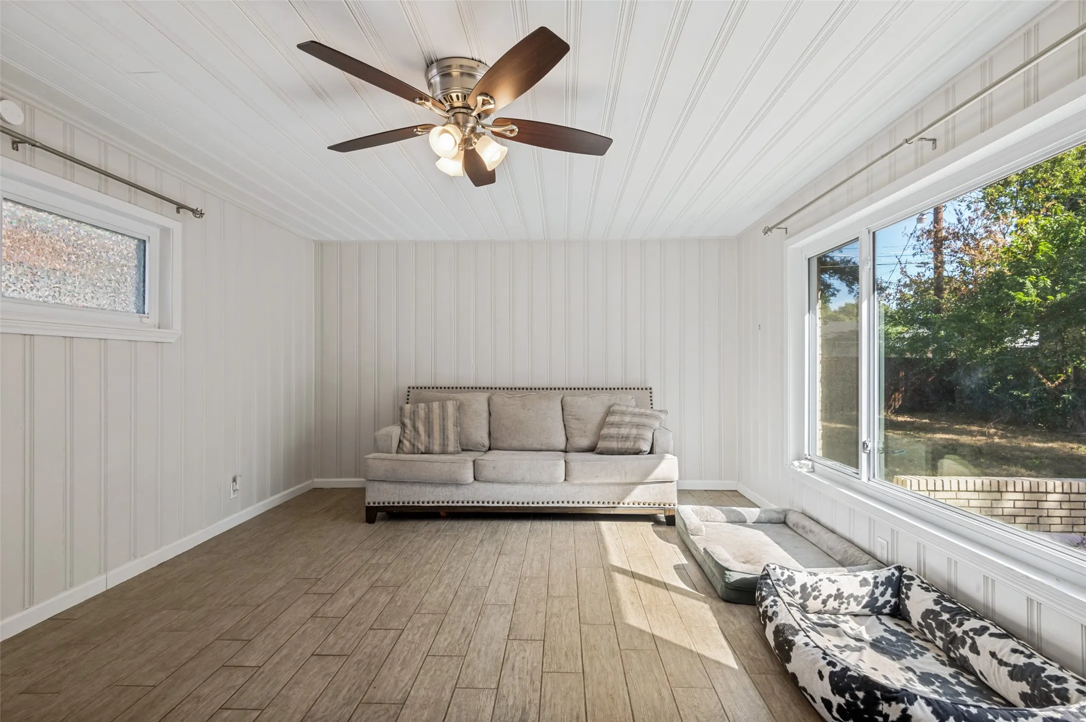 Single Family Residence For Sale in Dallas County , 1219 Mcadams Avenue, Dallas, Texas 75224, 3 Bedroom, 2 Bathroom, 2 Garage spaces, 1,396 Sqft, built in 1950, mls#21373786, Real Estate Agent in Dallas, Homes For Sale in Dallas county, Homes For Sale in Dallas, Realtor in Dallas Texas, Real Estate Brokerage Independent Realty Texas, Luminita Cordes Realtor