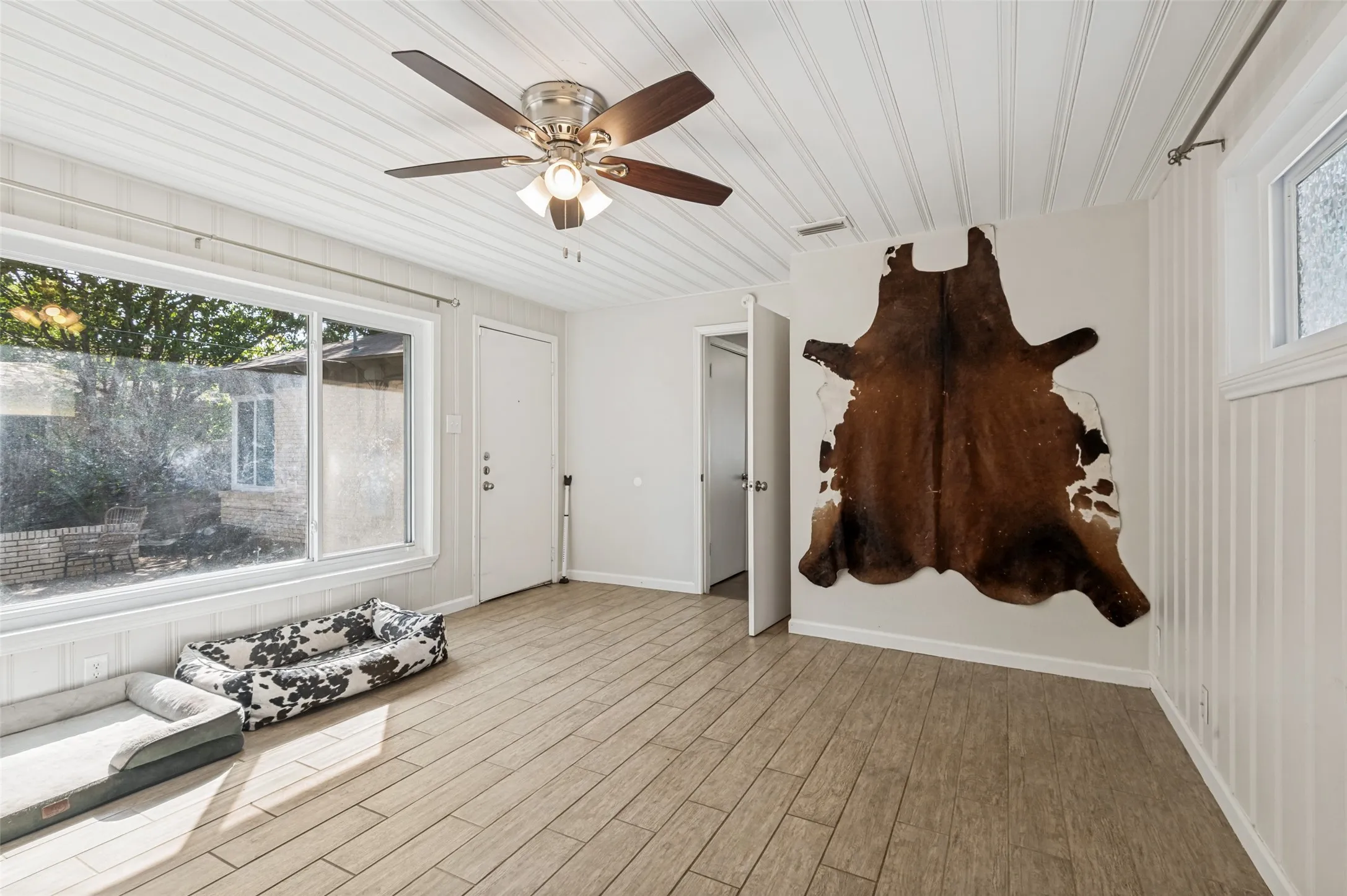 Single Family Residence For Sale in Dallas County , 1219 Mcadams Avenue, Dallas, Texas 75224, 3 Bedroom, 2 Bathroom, 2 Garage spaces, 1,396 Sqft, built in 1950, mls#21373786, Real Estate Agent in Dallas, Homes For Sale in Dallas county, Homes For Sale in Dallas, Realtor in Dallas Texas, Real Estate Brokerage Independent Realty Texas, Luminita Cordes Realtor