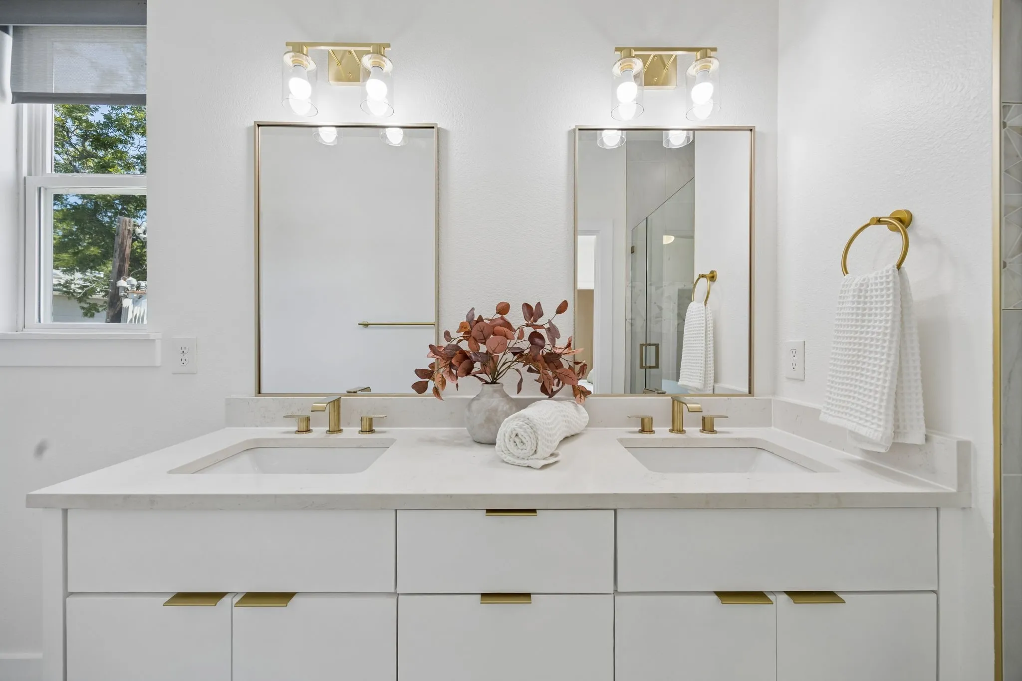 Condominium For Rent in Dallas County , 1917 Landon Lane, Dallas, Texas 75204, 2 Bedroom, 3 Bathroom, 2 Garage spaces, 1,566 Sqft, built in 2021, mls#21379078, Real Estate Agent in Dallas, Homes For Rent in Dallas county, Homes For Rent in Dallas, Realtor in Dallas Texas, Real Estate Brokerage Independent Realty Texas, Luminita Cordes Realtor