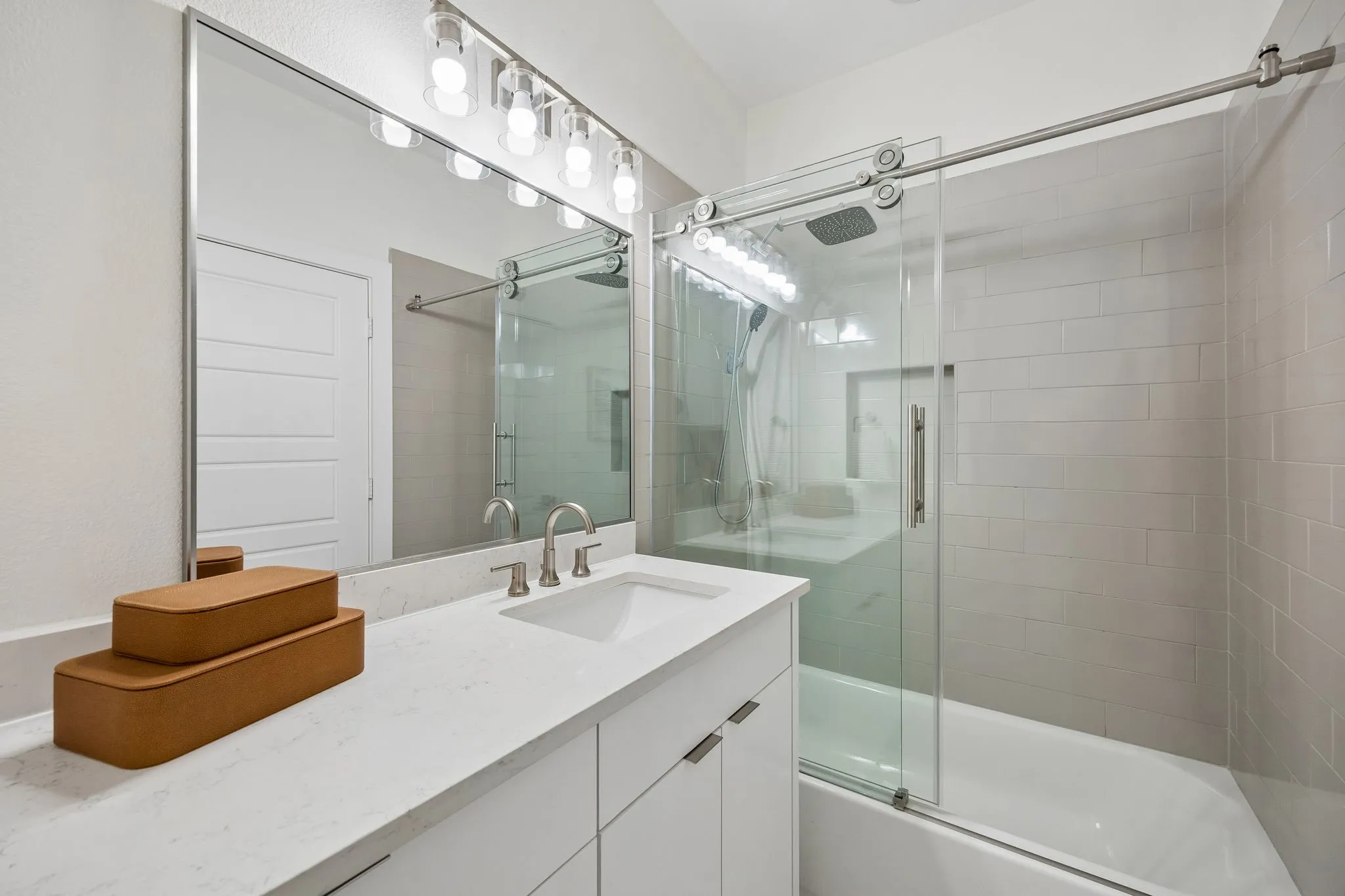 Condominium For Rent in Dallas County , 1917 Landon Lane, Dallas, Texas 75204, 2 Bedroom, 3 Bathroom, 2 Garage spaces, 1,566 Sqft, built in 2021, mls#21379078, Real Estate Agent in Dallas, Homes For Rent in Dallas county, Homes For Rent in Dallas, Realtor in Dallas Texas, Real Estate Brokerage Independent Realty Texas, Luminita Cordes Realtor