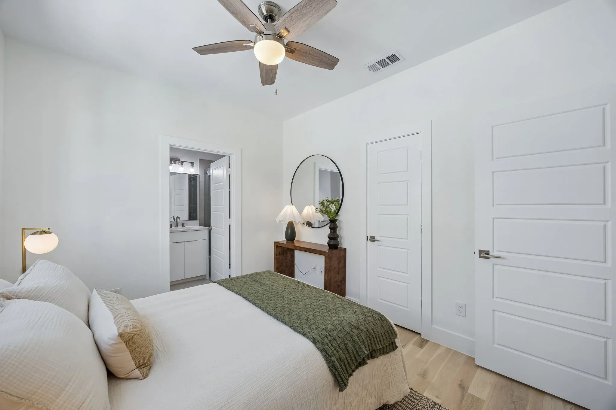 Condominium For Rent in Dallas County , 1917 Landon Lane, Dallas, Texas 75204, 2 Bedroom, 3 Bathroom, 2 Garage spaces, 1,566 Sqft, built in 2021, mls#21379078, Real Estate Agent in Dallas, Homes For Rent in Dallas county, Homes For Rent in Dallas, Realtor in Dallas Texas, Real Estate Brokerage Independent Realty Texas, Luminita Cordes Realtor