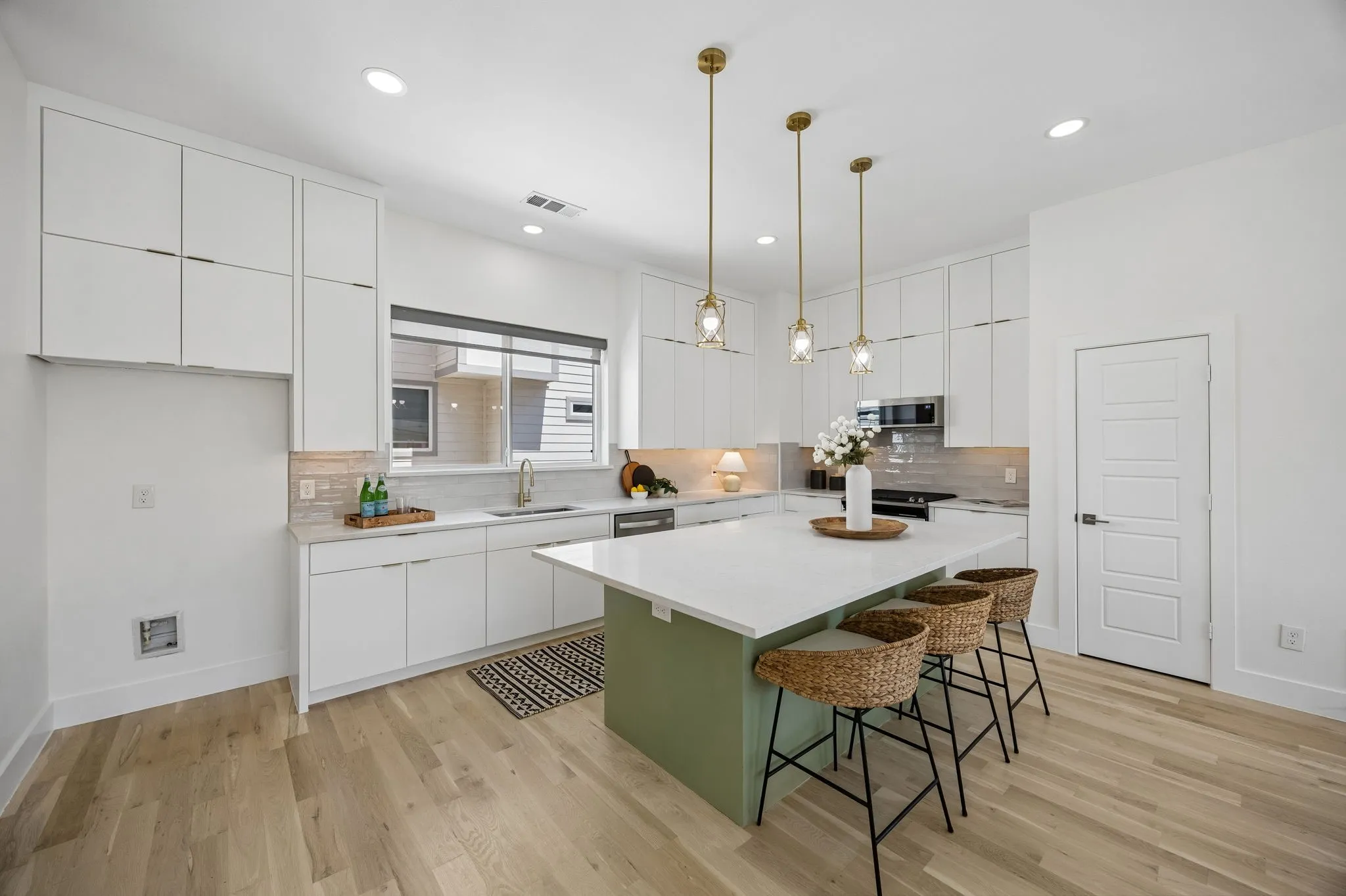 Condominium For Rent in Dallas County , 1917 Landon Lane, Dallas, Texas 75204, 2 Bedroom, 3 Bathroom, 2 Garage spaces, 1,566 Sqft, built in 2021, mls#21379078, Real Estate Agent in Dallas, Homes For Rent in Dallas county, Homes For Rent in Dallas, Realtor in Dallas Texas, Real Estate Brokerage Independent Realty Texas, Luminita Cordes Realtor